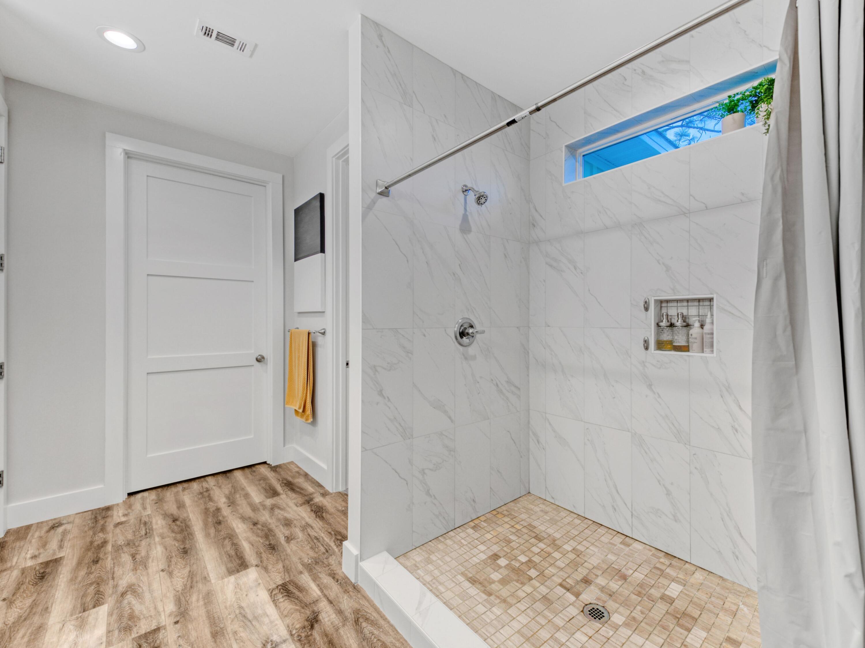 SHELTER COVE ESTATES - Residential Lease