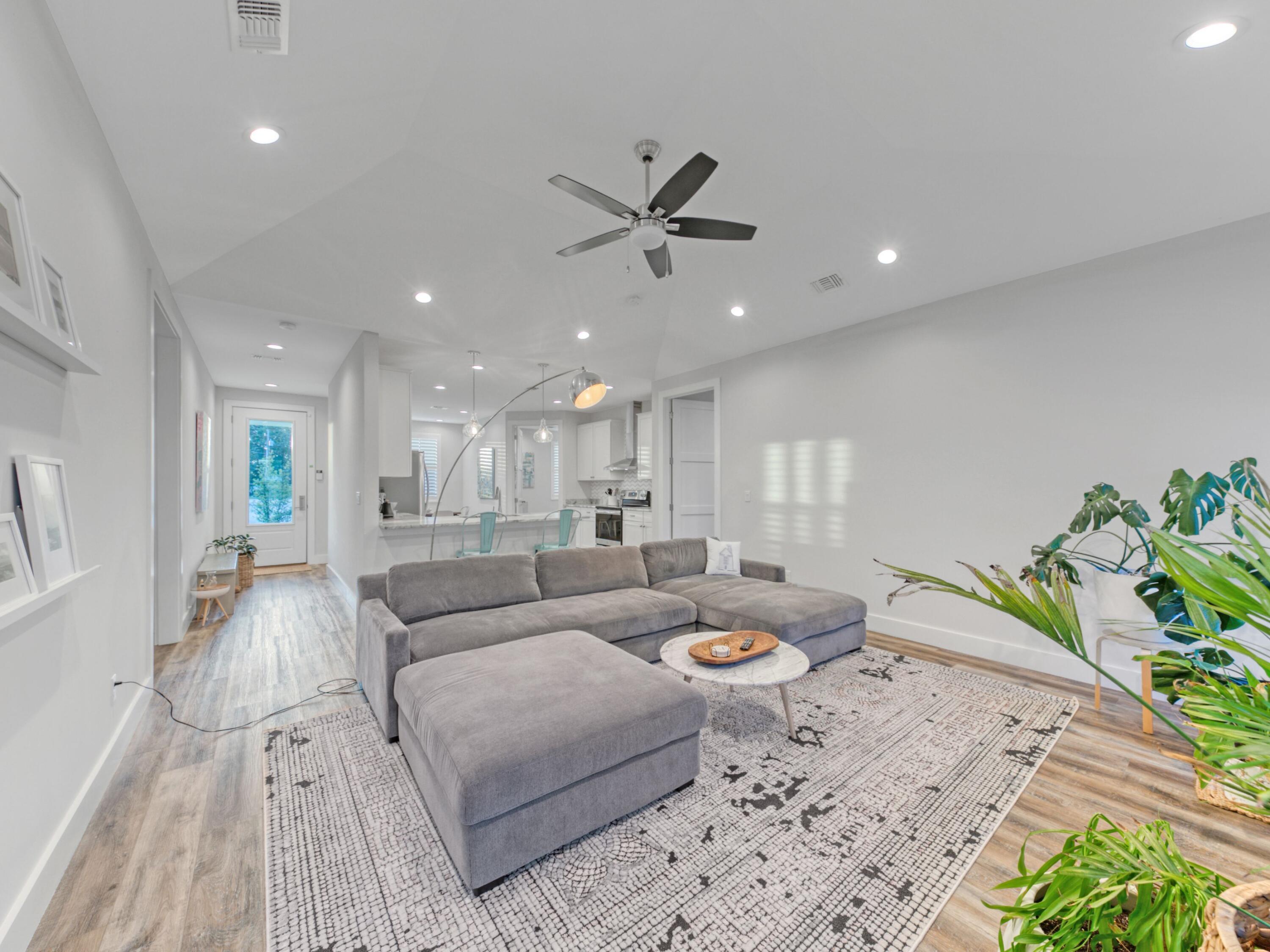 SHELTER COVE ESTATES - Residential Lease