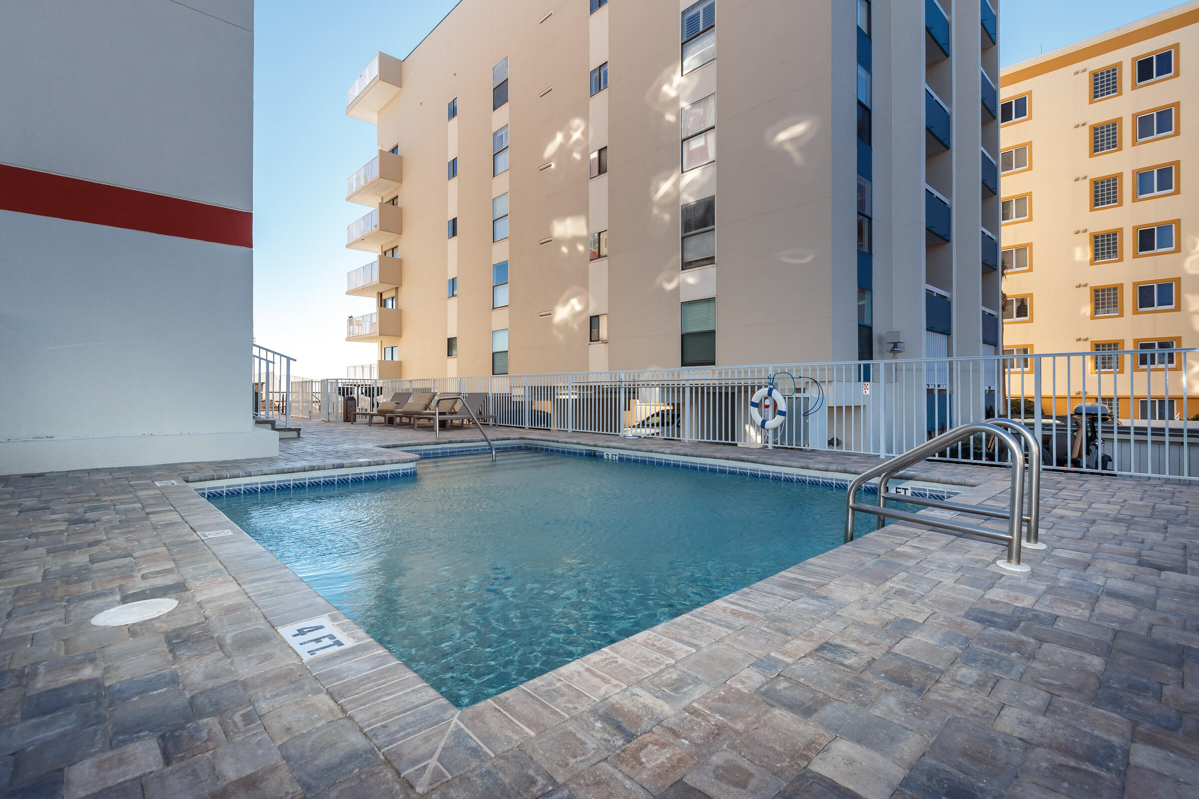 PALMS CONDO - Residential