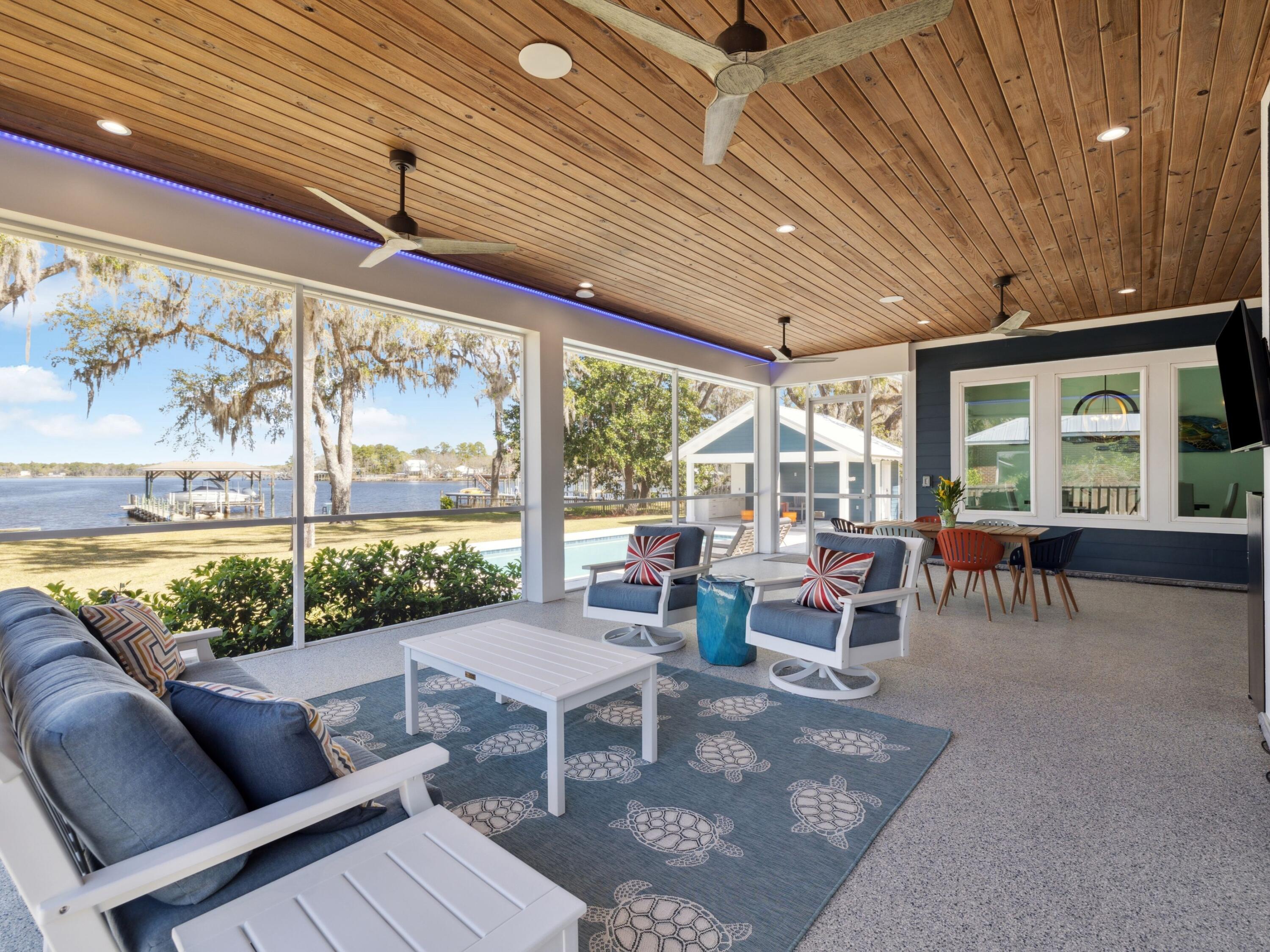 BAY GROVE - Residential