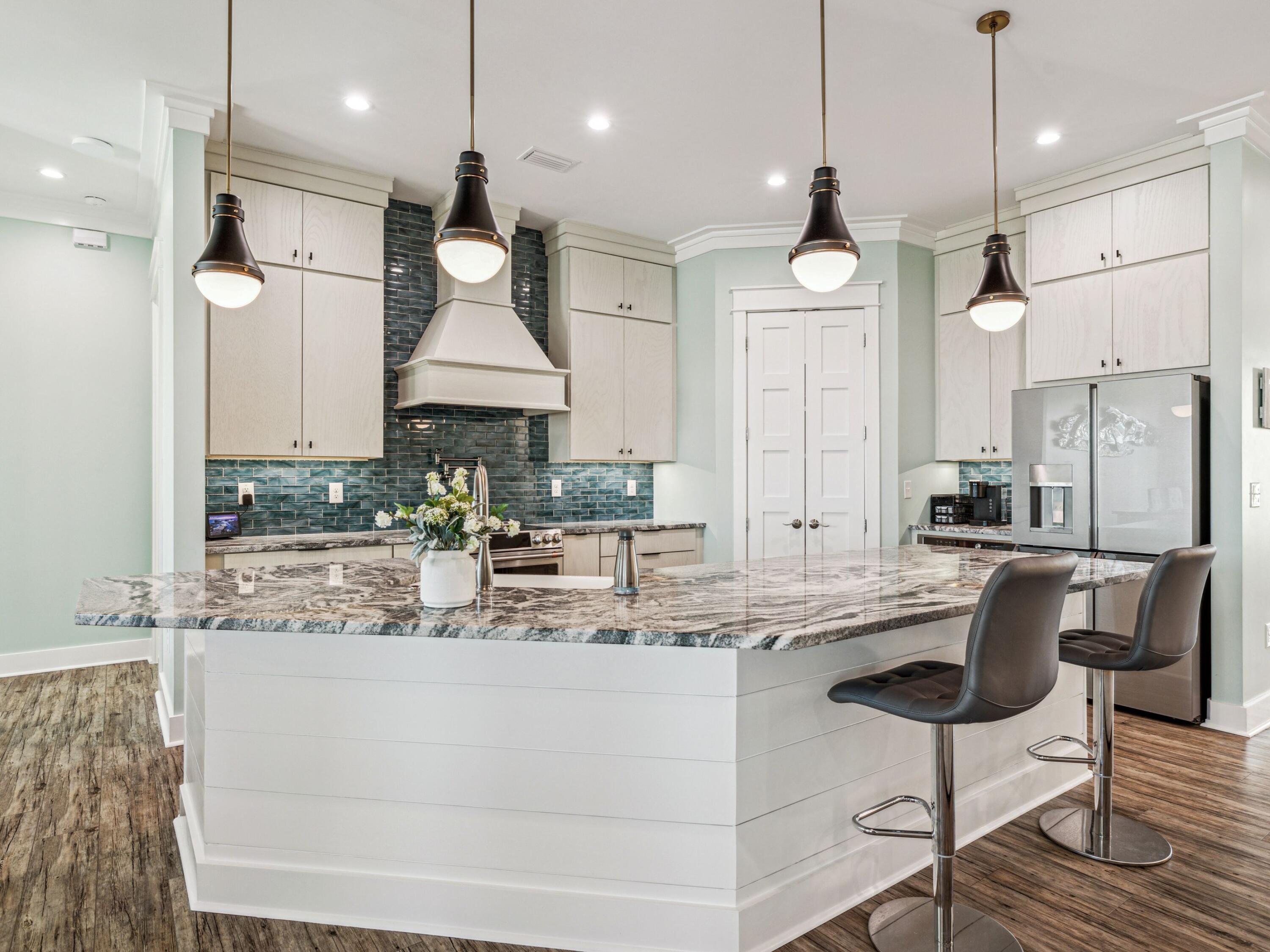 BAY GROVE - Residential