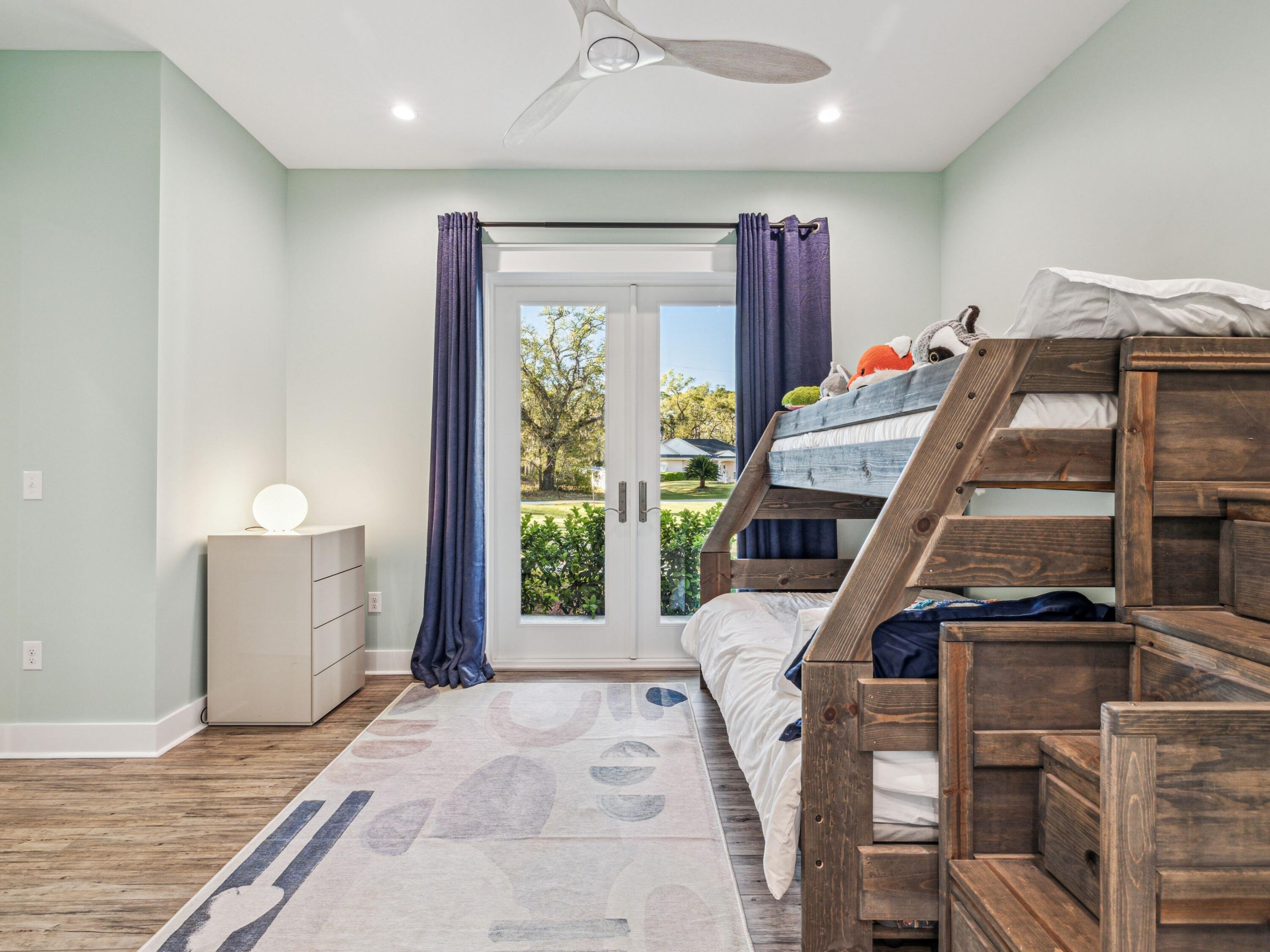 BAY GROVE - Residential