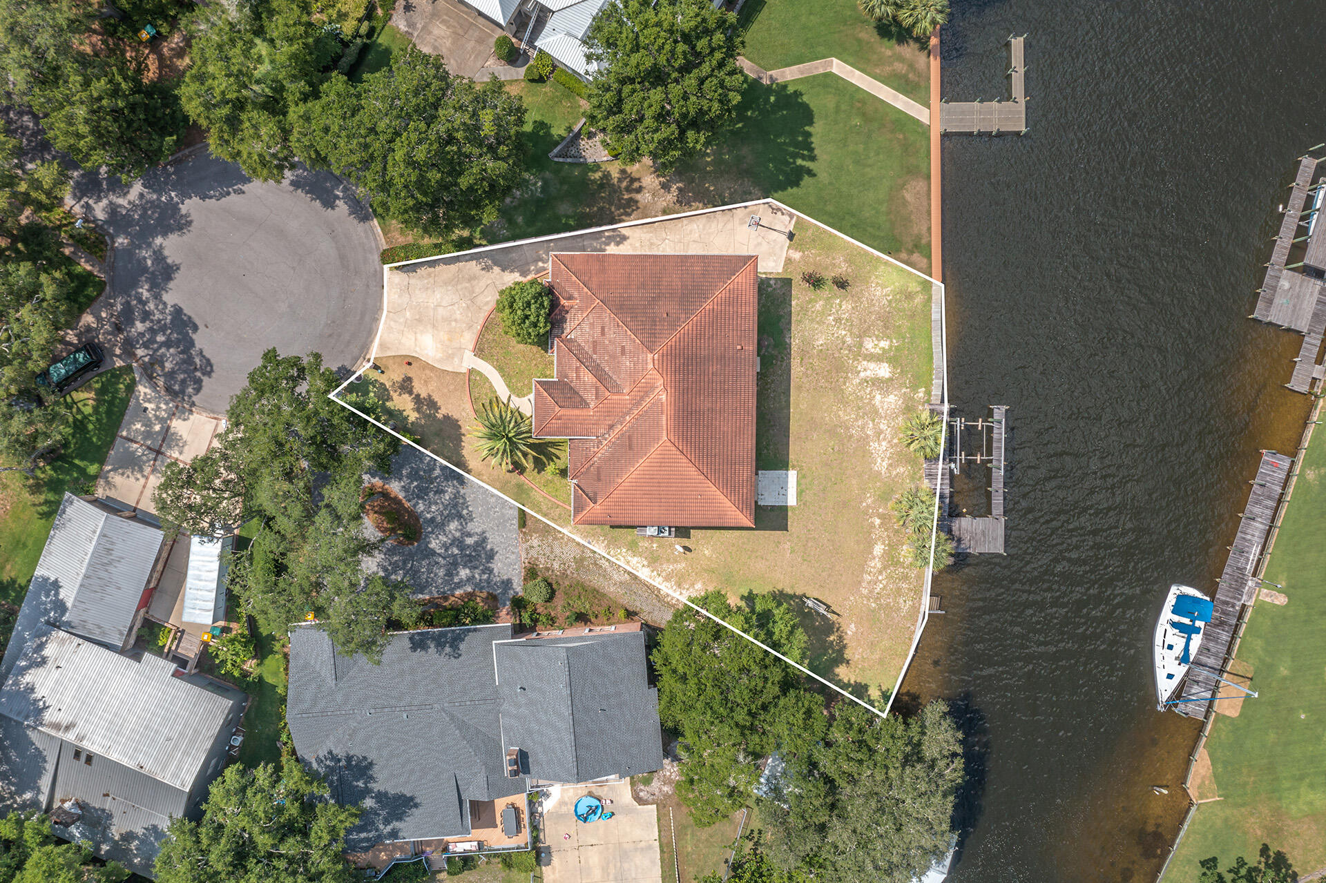 EDGEWATER VILLAGE - Residential