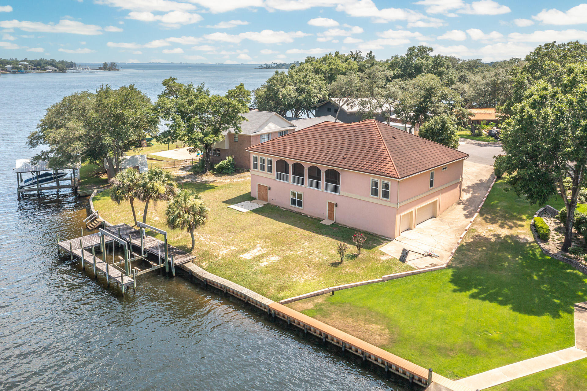 EDGEWATER VILLAGE - Residential