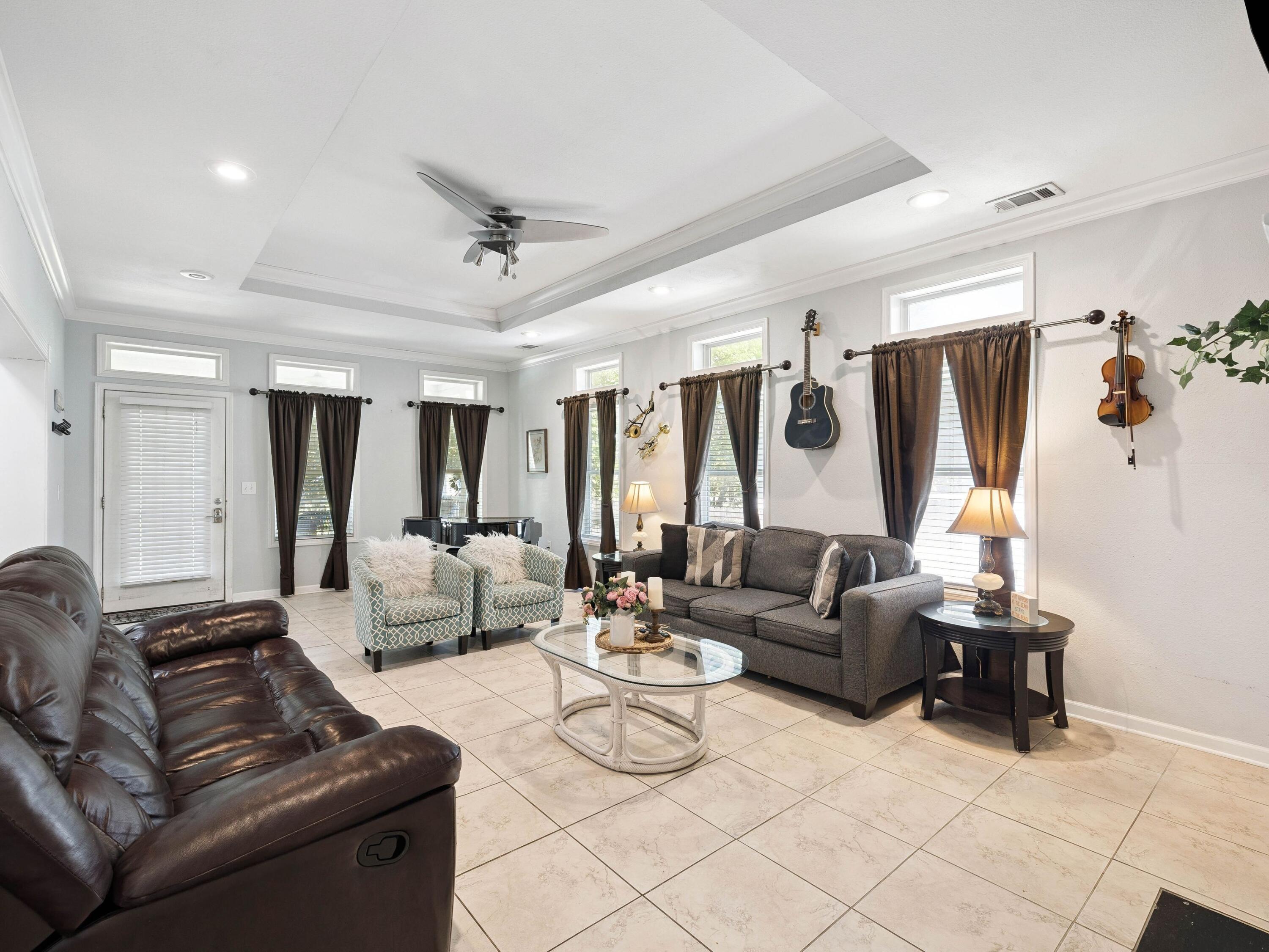 TOWN OF SANTA ROSA - Residential