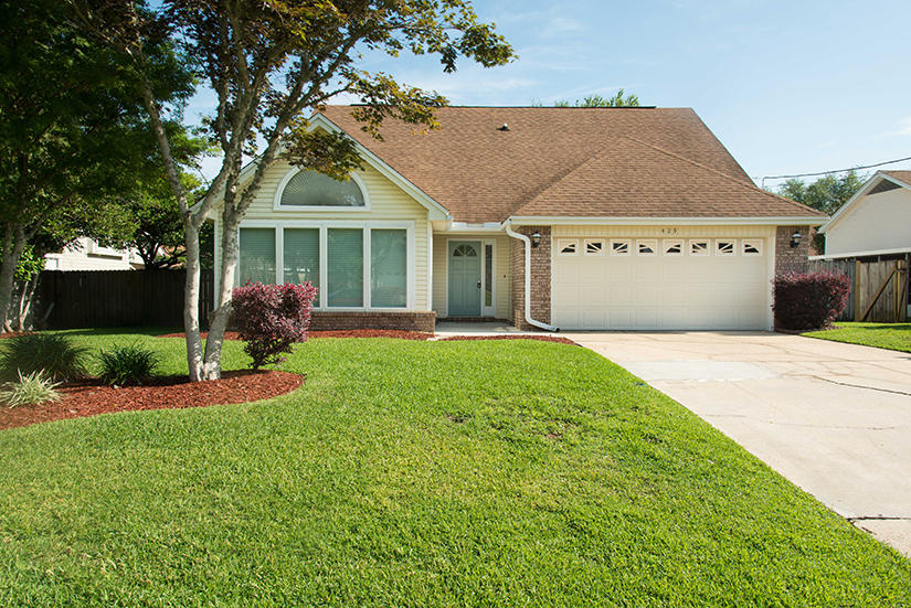 Beautiful home! Great Location! Close to both Hurlburt Field and Eglin. 3 Bedrooms, 2 downstairs and one up and 3 bathrooms! Large Loft upstairs perfect for an office or an additional bedroom. Kitchen has just been redone with granite counters and a large breakfast area. Cathedral ceilings in the living room and a wood burning fireplace. Master bedroom downstairs has cathedral ceilings and walk in closet. Privacy fenced back yard with covered patio. A pet may be considered with owner approval and payment of a non-refundable pet fee. Sorry, NO CATS! No smoking allowed in home or garage. Showings will not begin until around September 3rd.