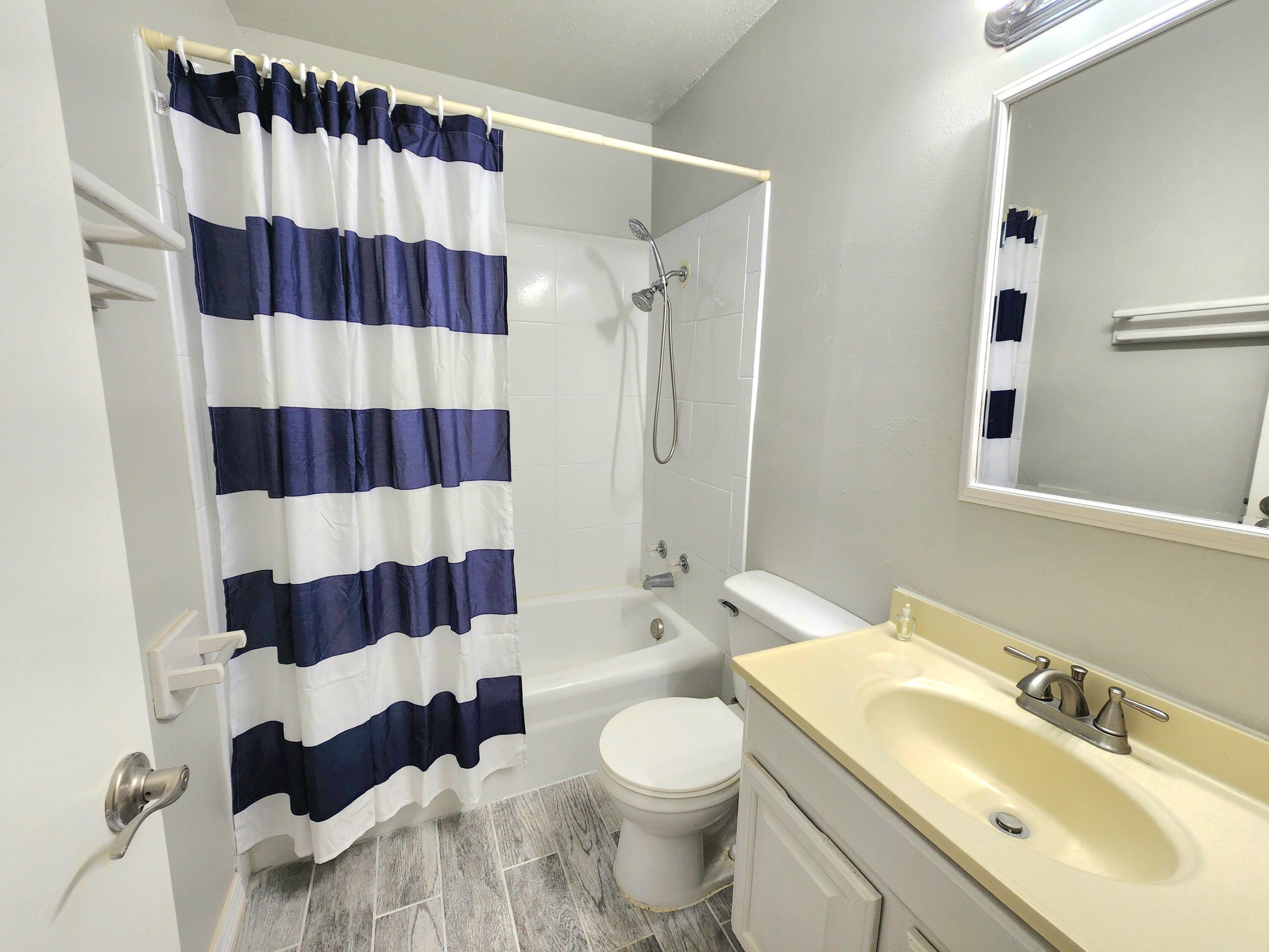 PORT DIXIE - Residential Lease