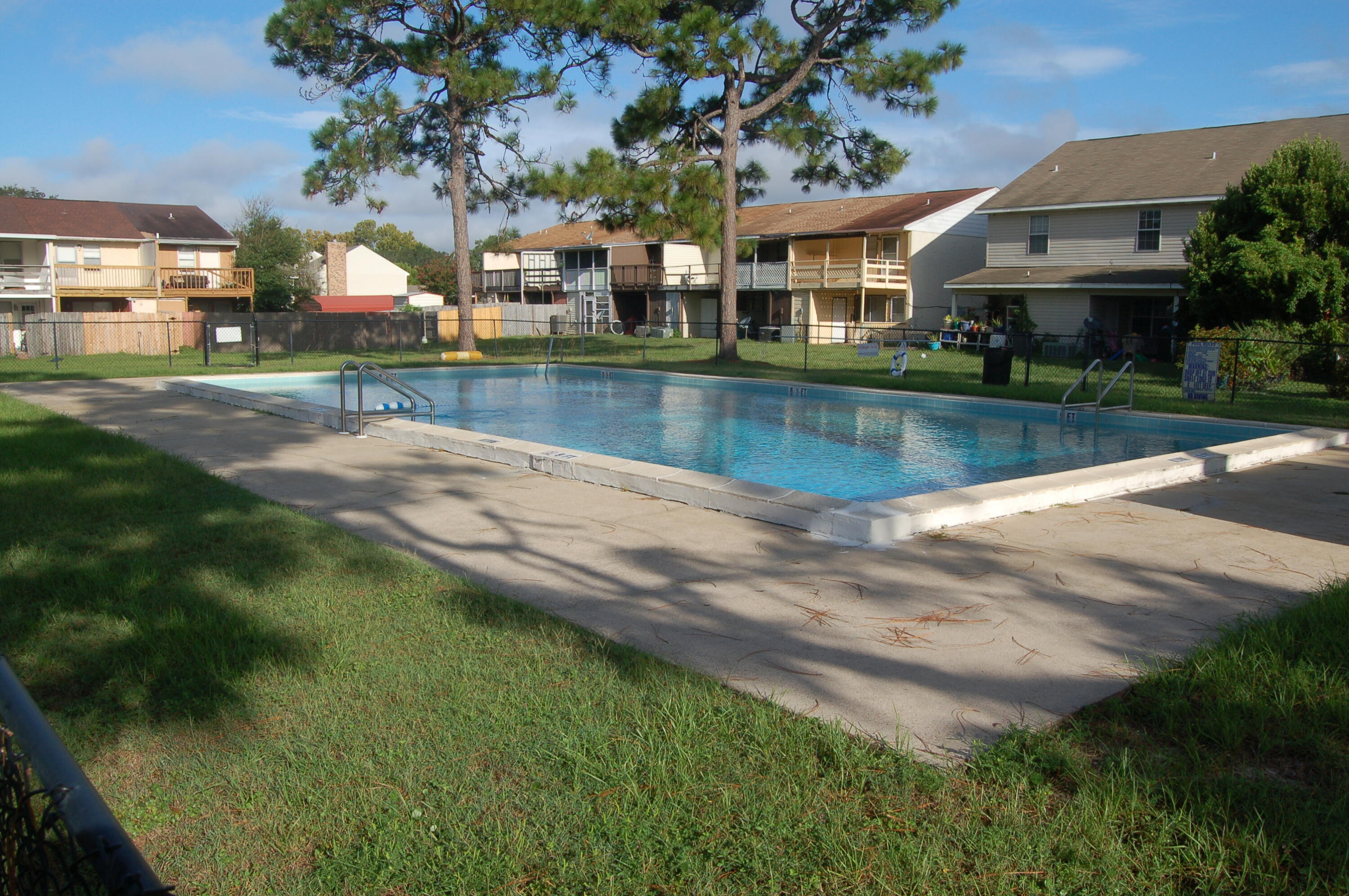PORT DIXIE - Residential Lease