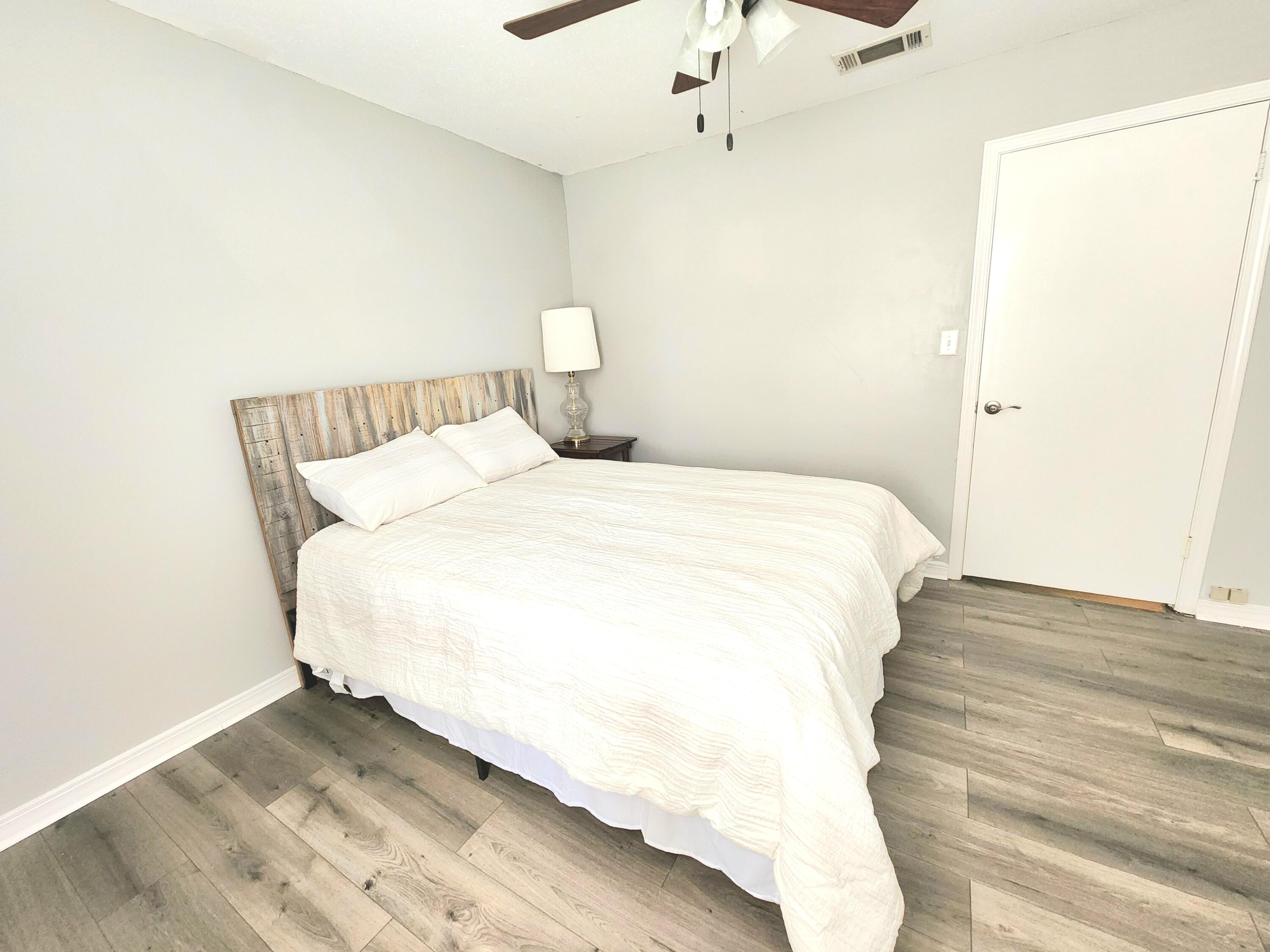 PORT DIXIE - Residential Lease