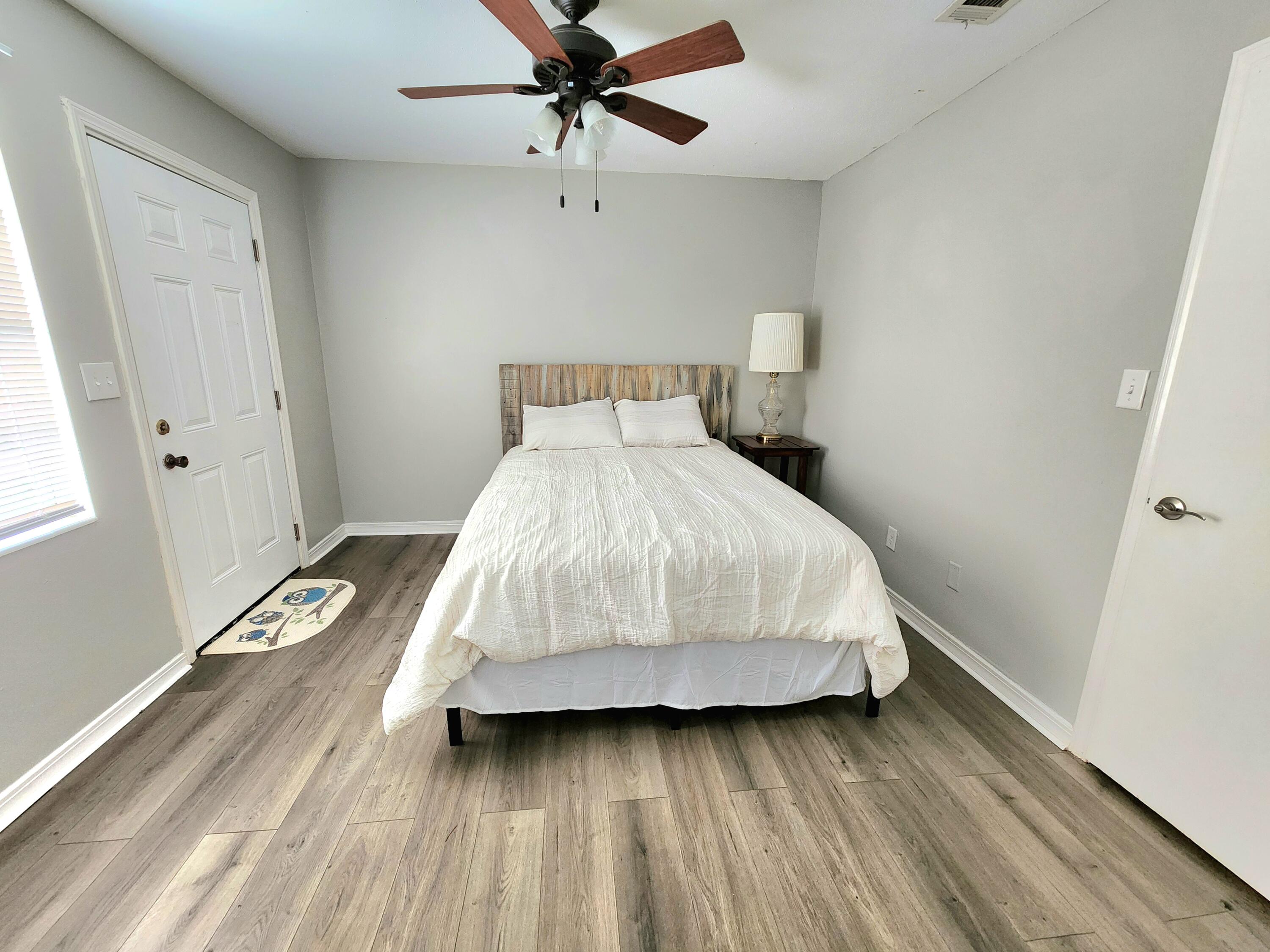 PORT DIXIE - Residential Lease