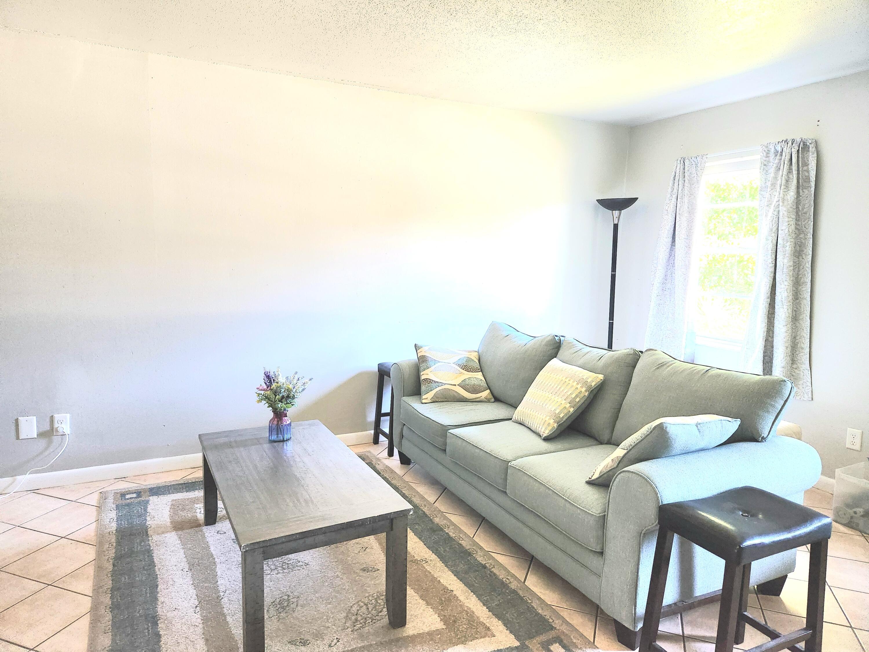 PORT DIXIE - Residential Lease