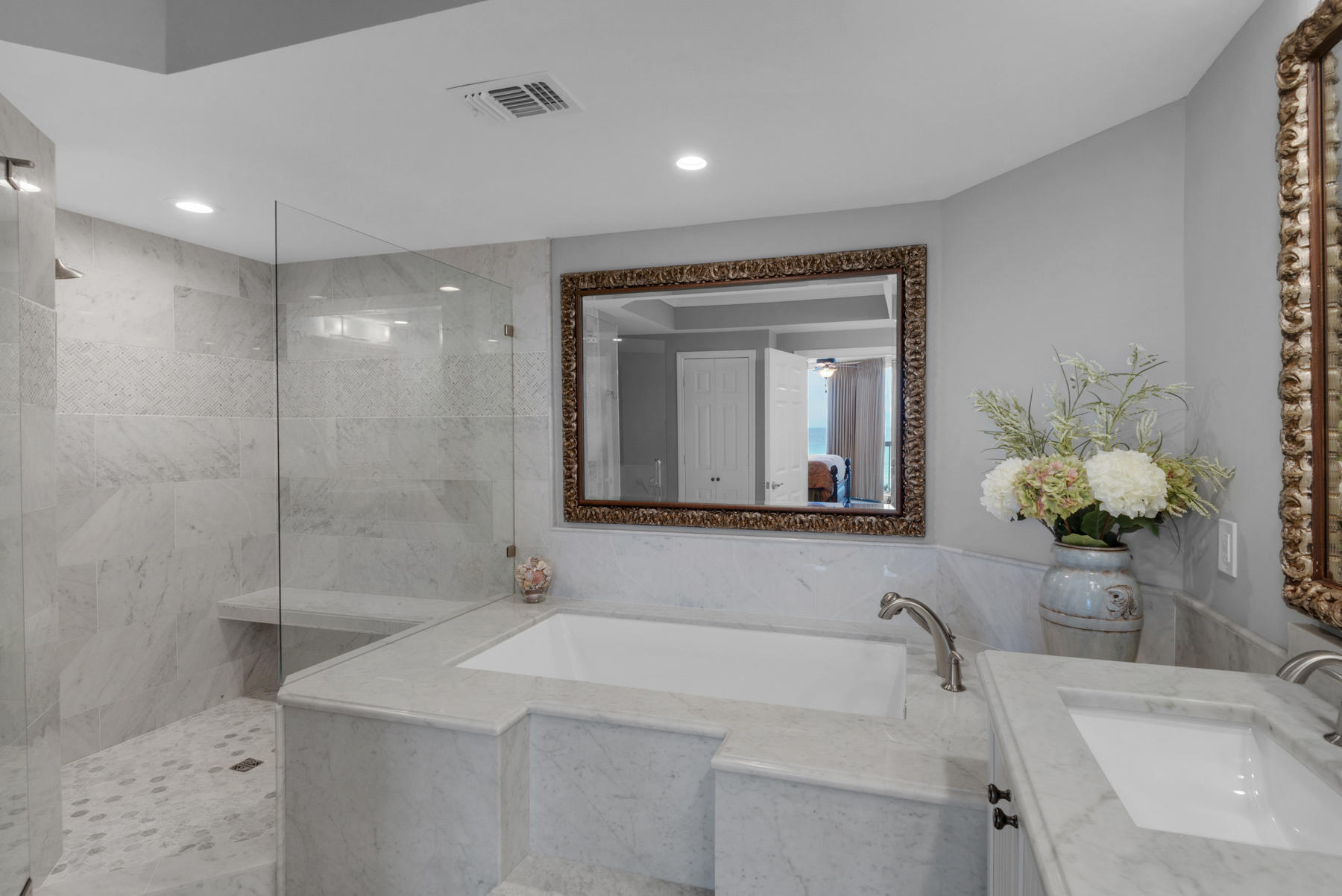 ST. MAARTEN AT SILVER SHELLS - Residential