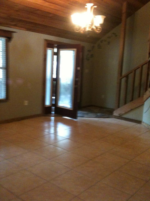 HIGHLAND HILLS - Residential Lease