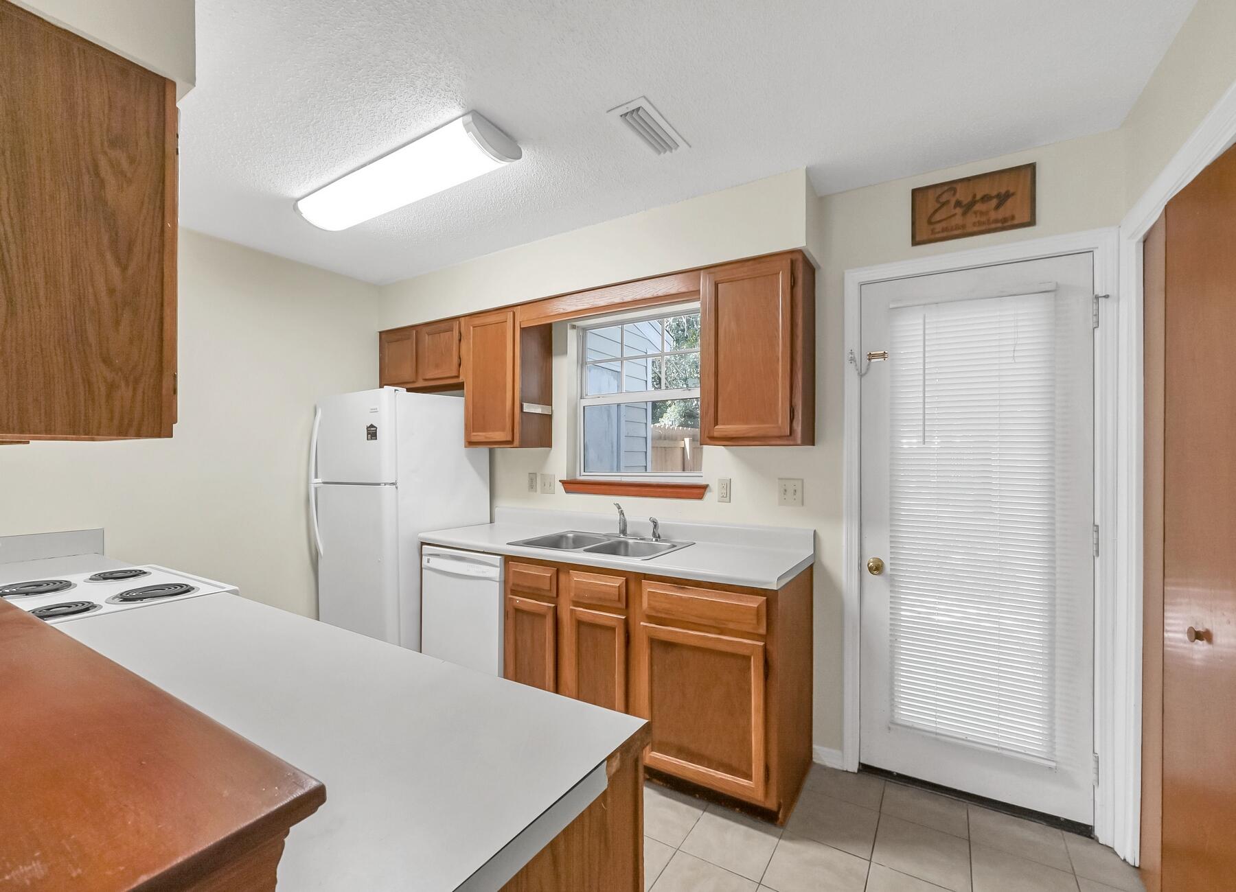 CARMEL VILLAGE T/H - Residential Lease