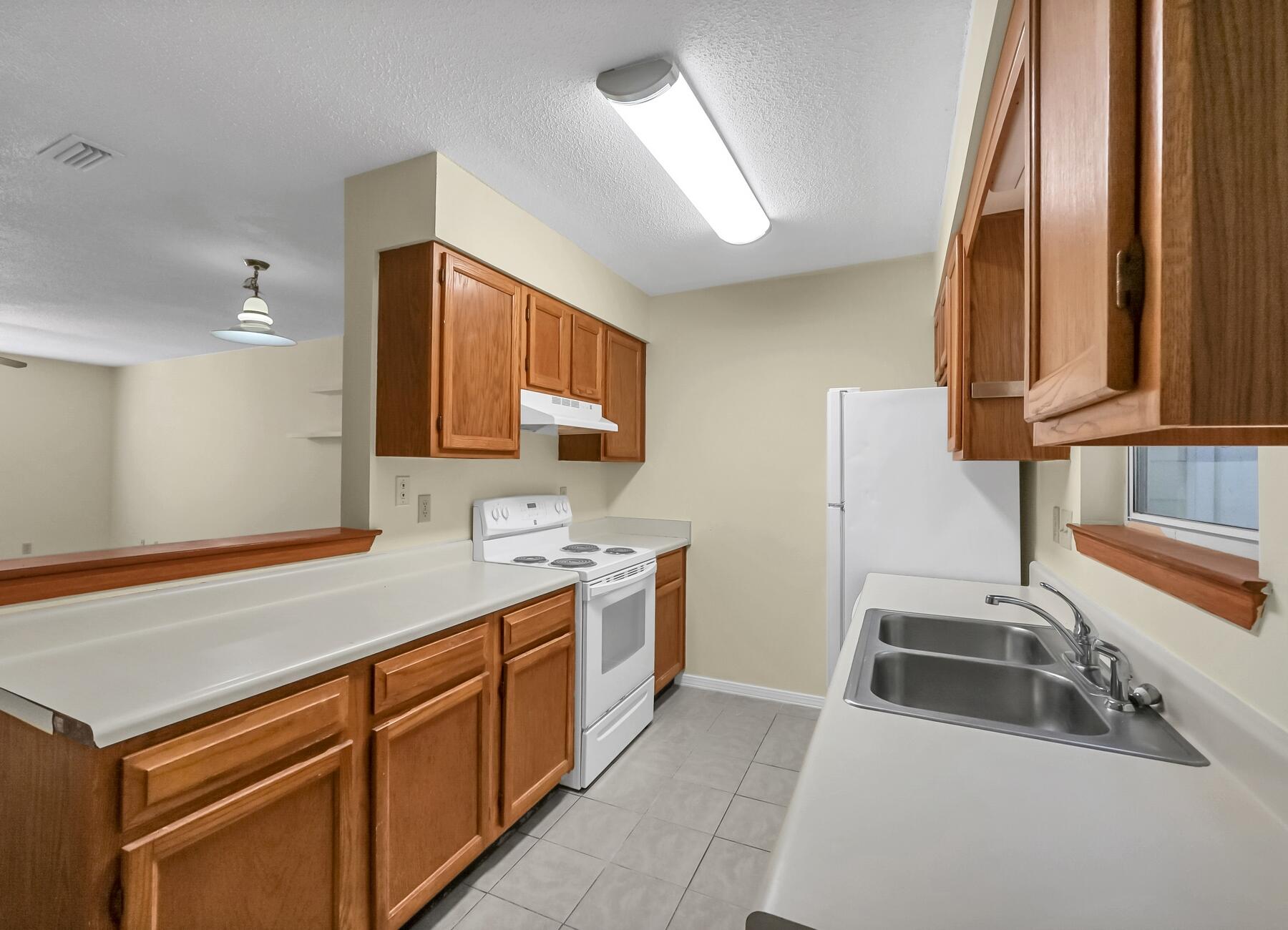 CARMEL VILLAGE T/H - Residential Lease