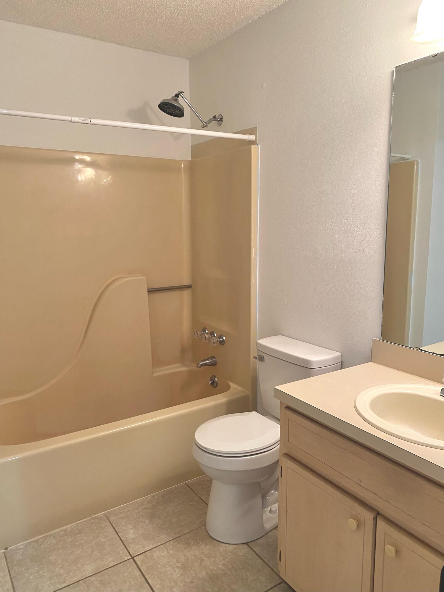 YORKTOWN AT WILLOW BEND - Residential Lease