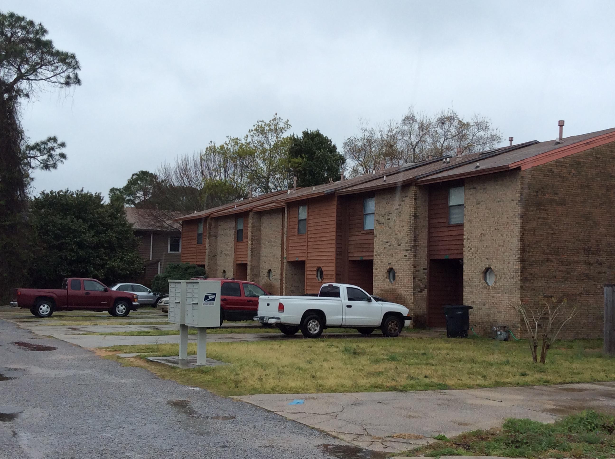 MONTAGE MANOR - Residential Lease