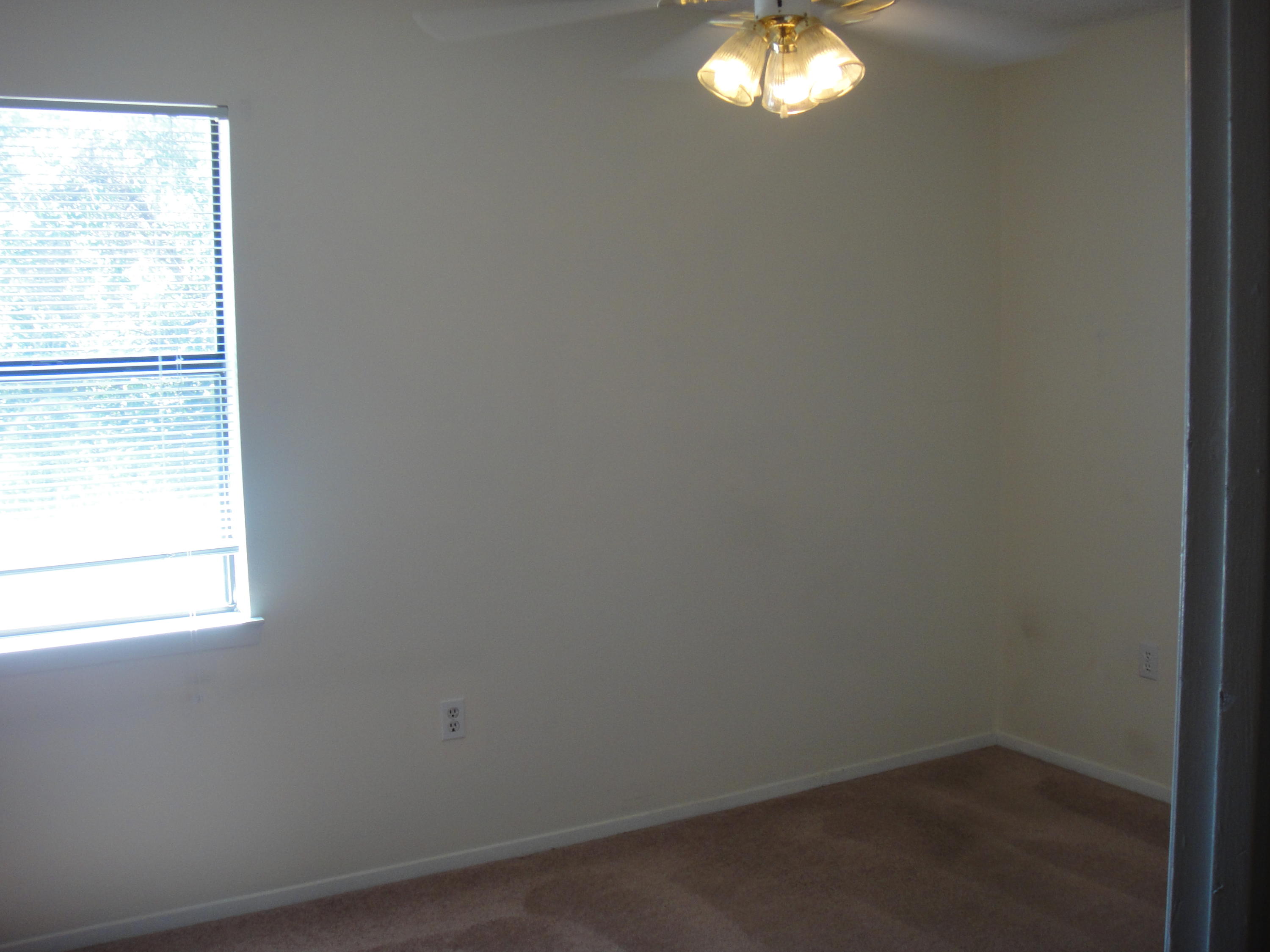 MONTAGE MANOR - Residential Lease