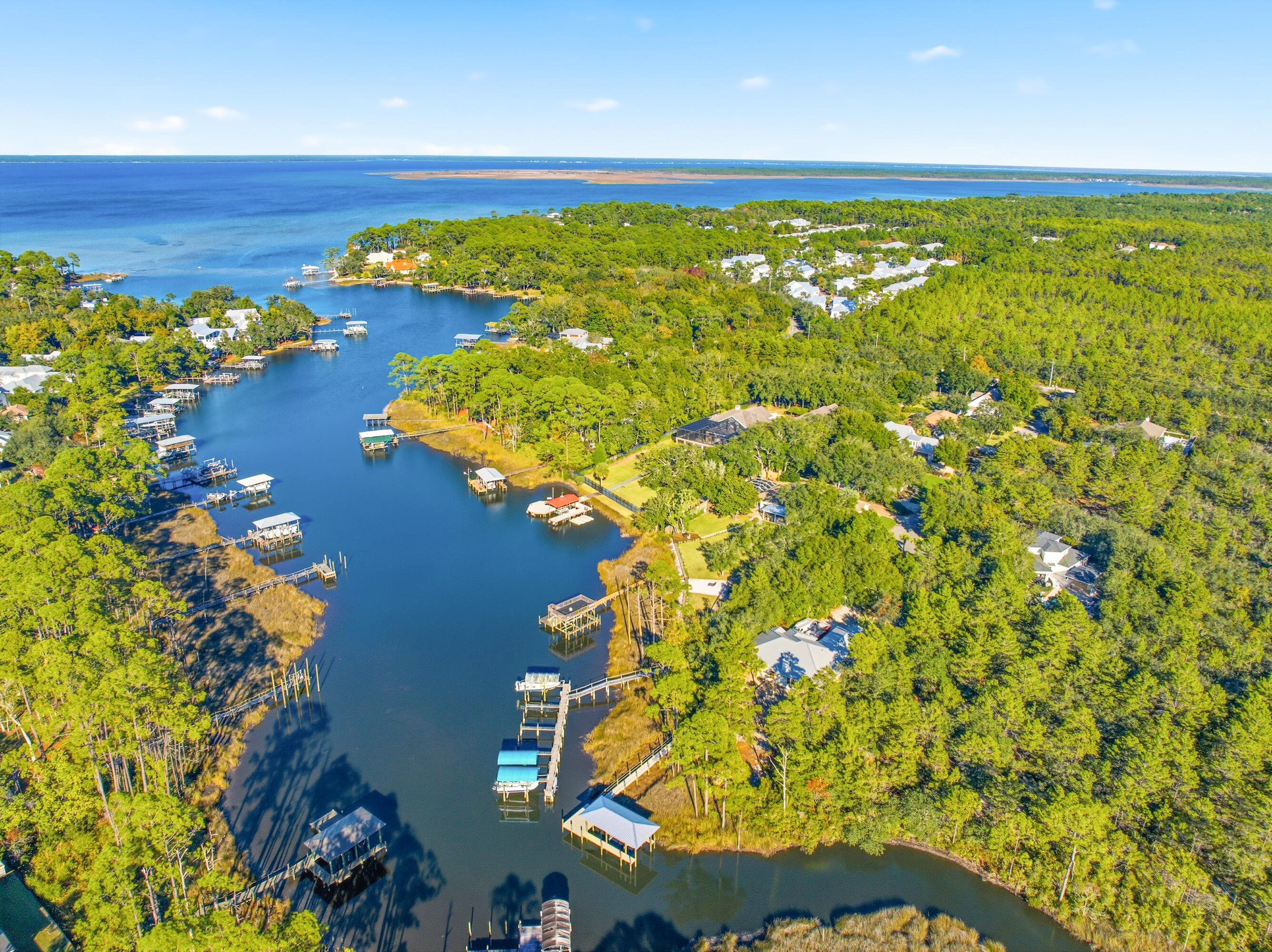 BAYOU POINT - Land