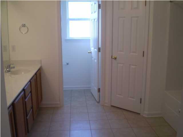 PORT DIXIE - Residential Lease