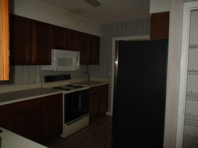 ROYAL OAK VILLAGE - Residential Lease
