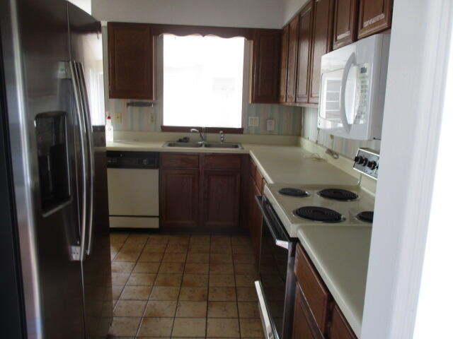 ROYAL OAK VILLAGE - Residential Lease