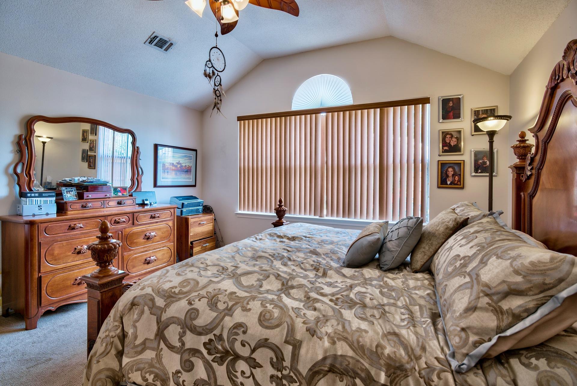 RIDGE WOOD MANOR - Residential