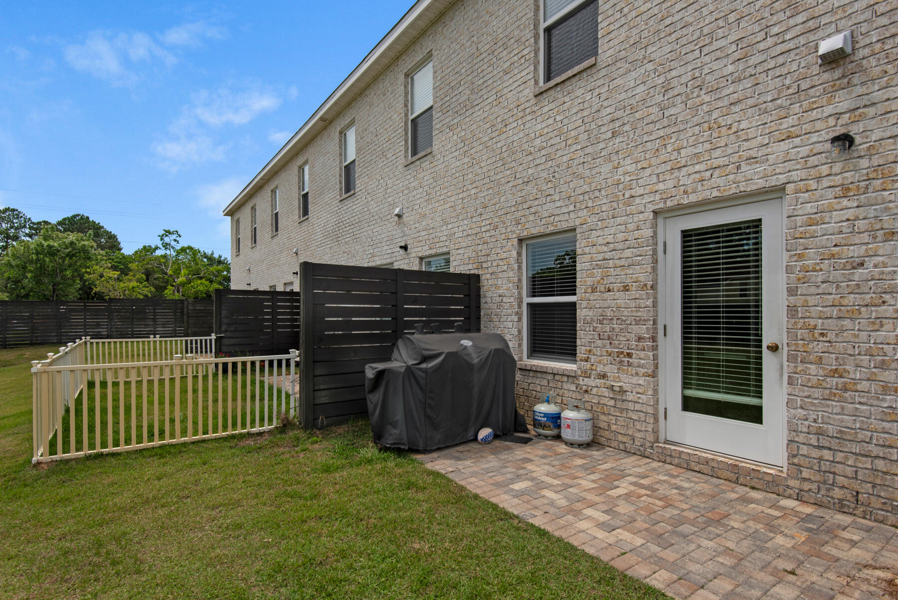 STABLE LANES - Residential Lease