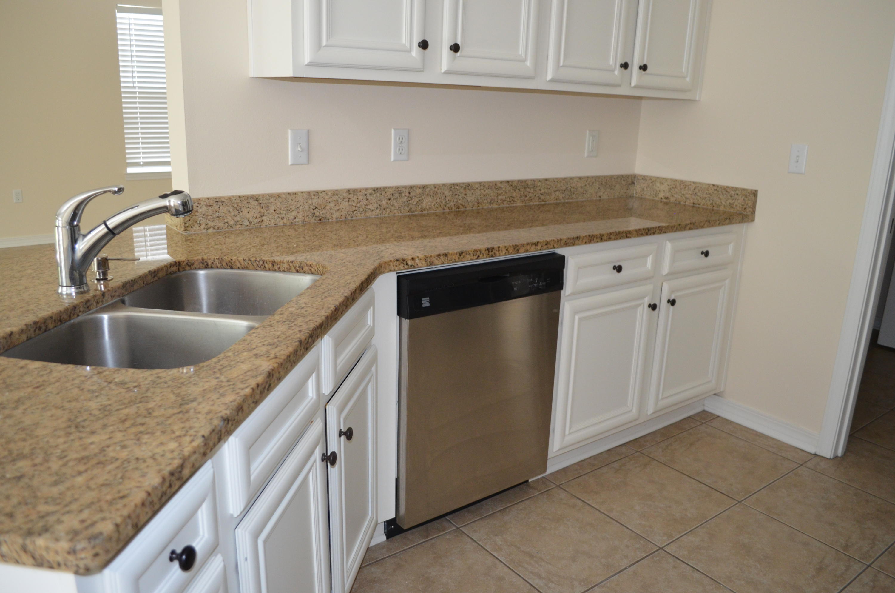 PORT DIXIE - Residential Lease
