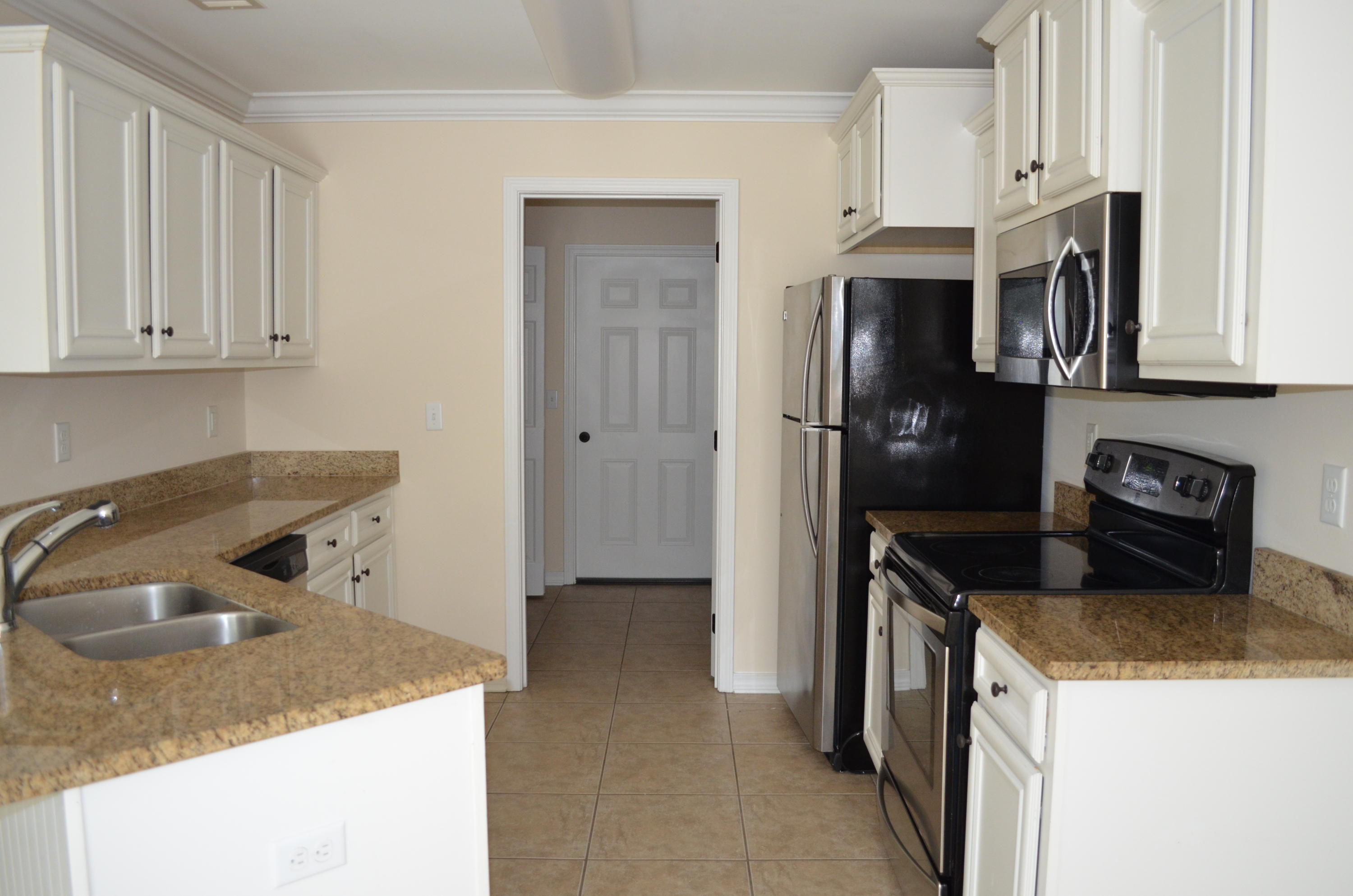PORT DIXIE - Residential Lease