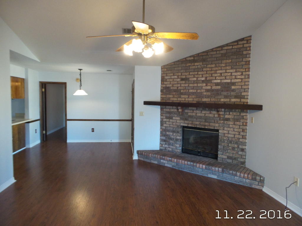 COUNTRYVIEW ESTATES 5TH ADDN - Residential Lease