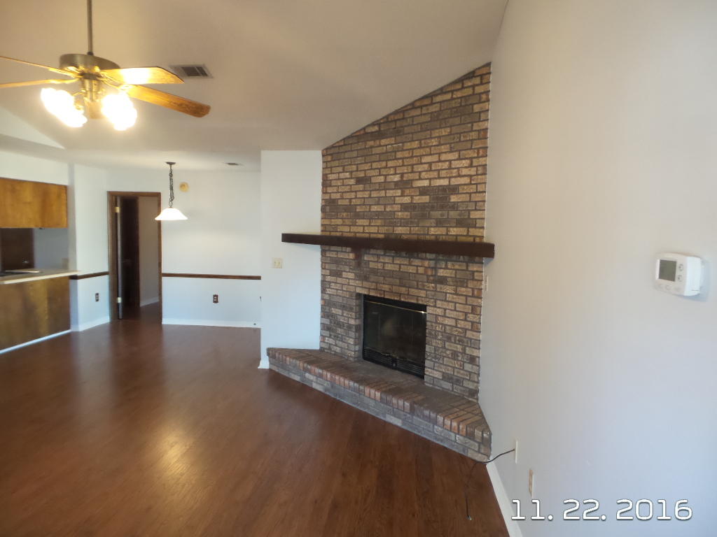 COUNTRYVIEW ESTATES 5TH ADDN - Residential Lease