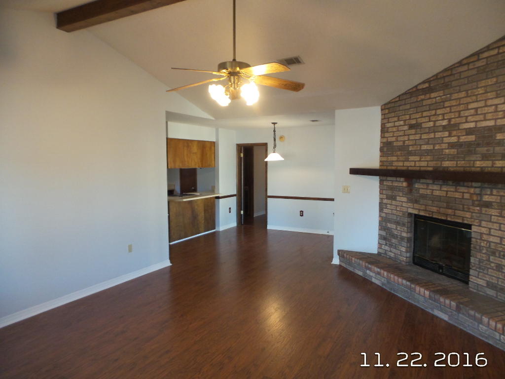 COUNTRYVIEW ESTATES 5TH ADDN - Residential Lease