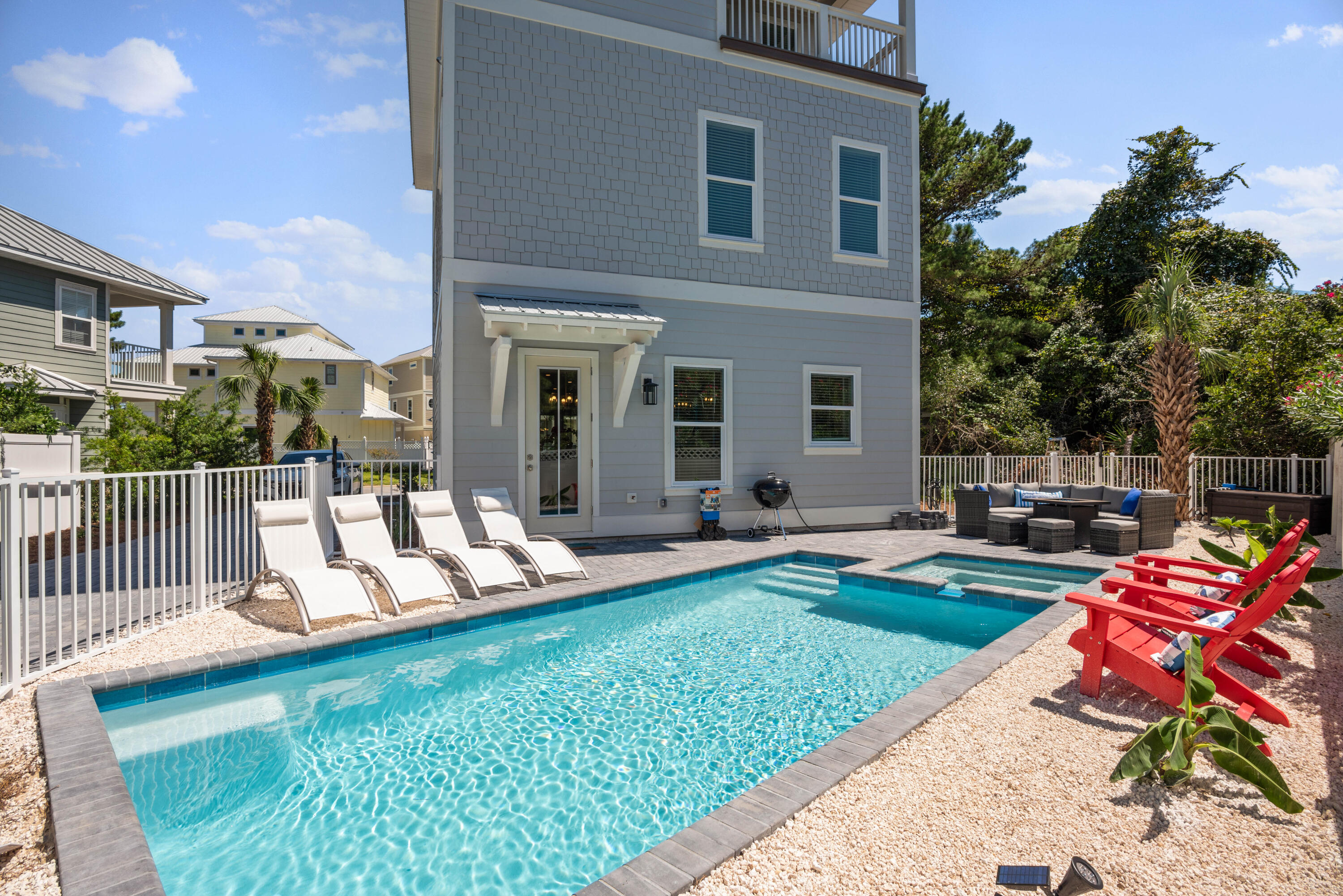 EMERALD WATERS VILLAGE - Residential