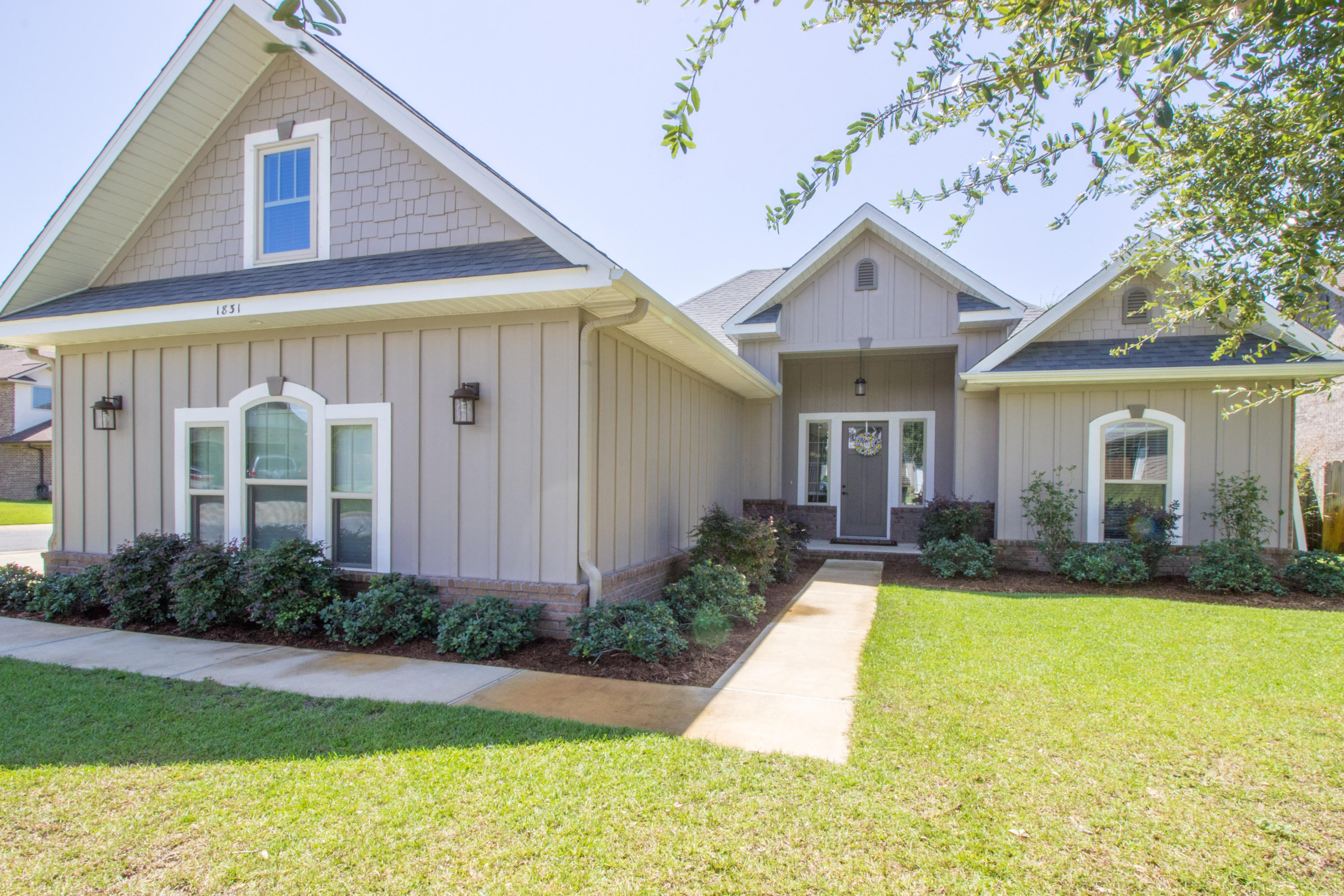 MAGNOLIA VILLAGE - Residential