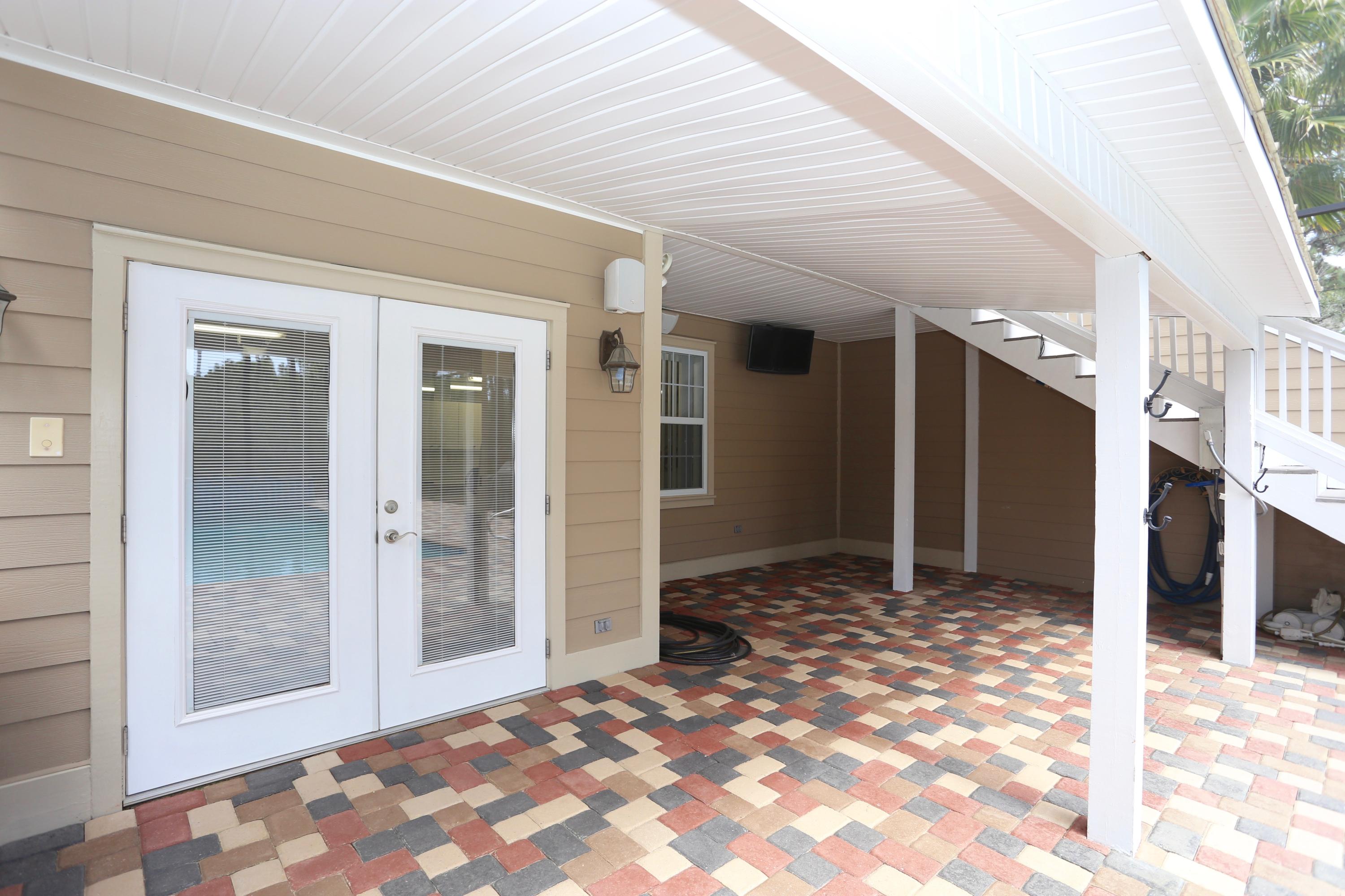 CREEKWATER BAY ESTATES UNREC - Residential