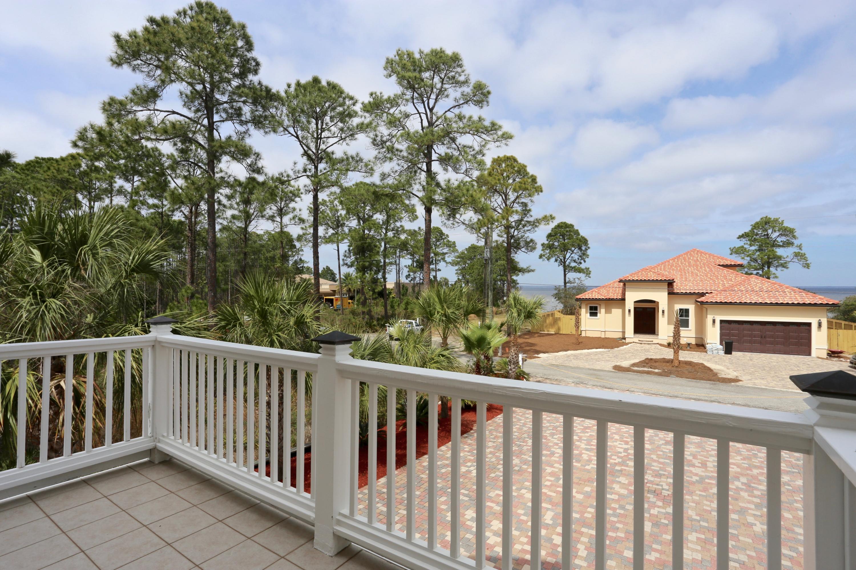 CREEKWATER BAY ESTATES UNREC - Residential