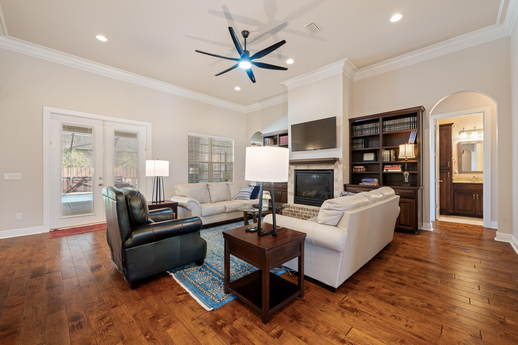 LAURELWOOD ESTATES - Residential