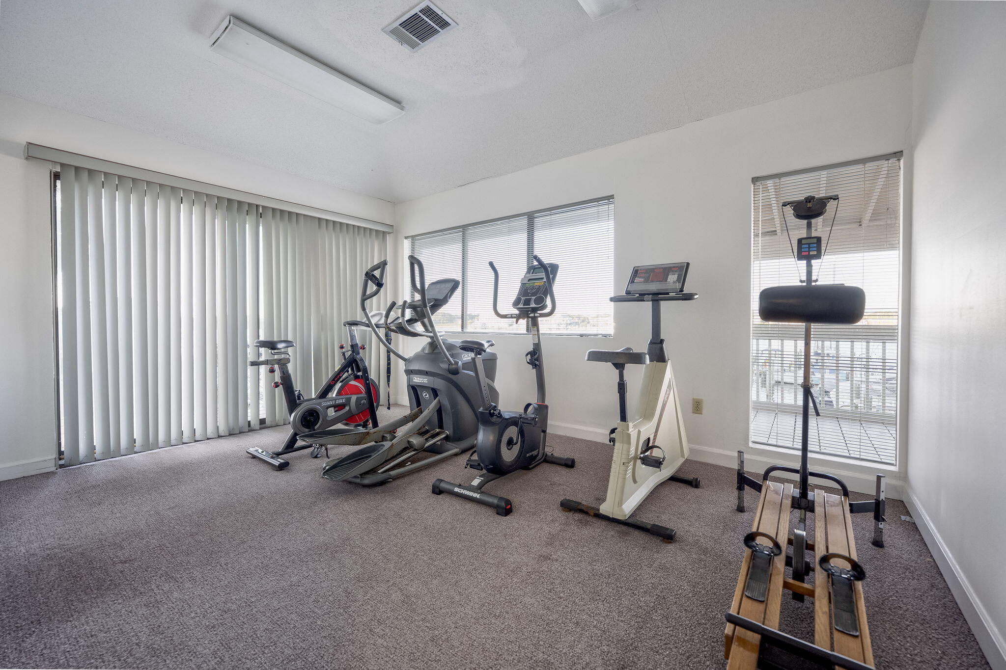 SUN KING TOWERS PH 1 - Residential