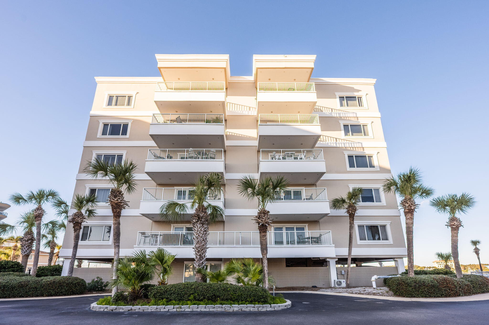 SUN KING TOWERS PH 1 - Residential