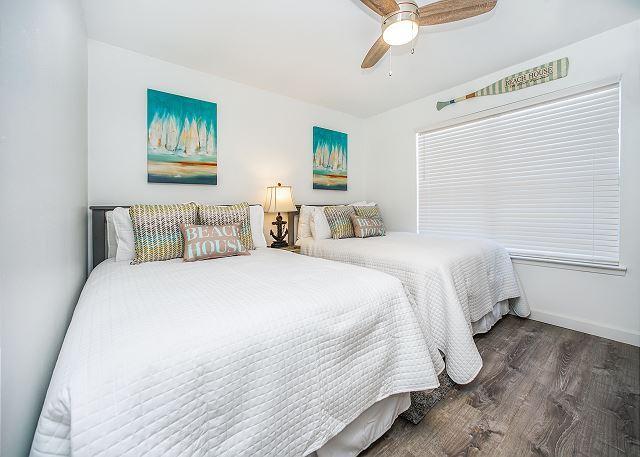 HIDDEN DUNES BEACH COTTAGES 2 - Residential