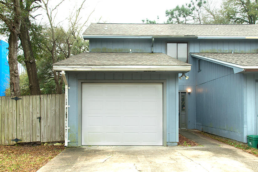 Great opportunity for Investors! All new luxury vinyl planking downstairs and new carpet upstairs! Great unit! 2 upstairs bedrooms each with their own full bathroom. 1/2 bathroom downstairs. Centrally located and close to both Eglin AFB and Hurlburt Field. 1 car garage. Small back yard that is privacy fenced. Fireplace is decorative only.