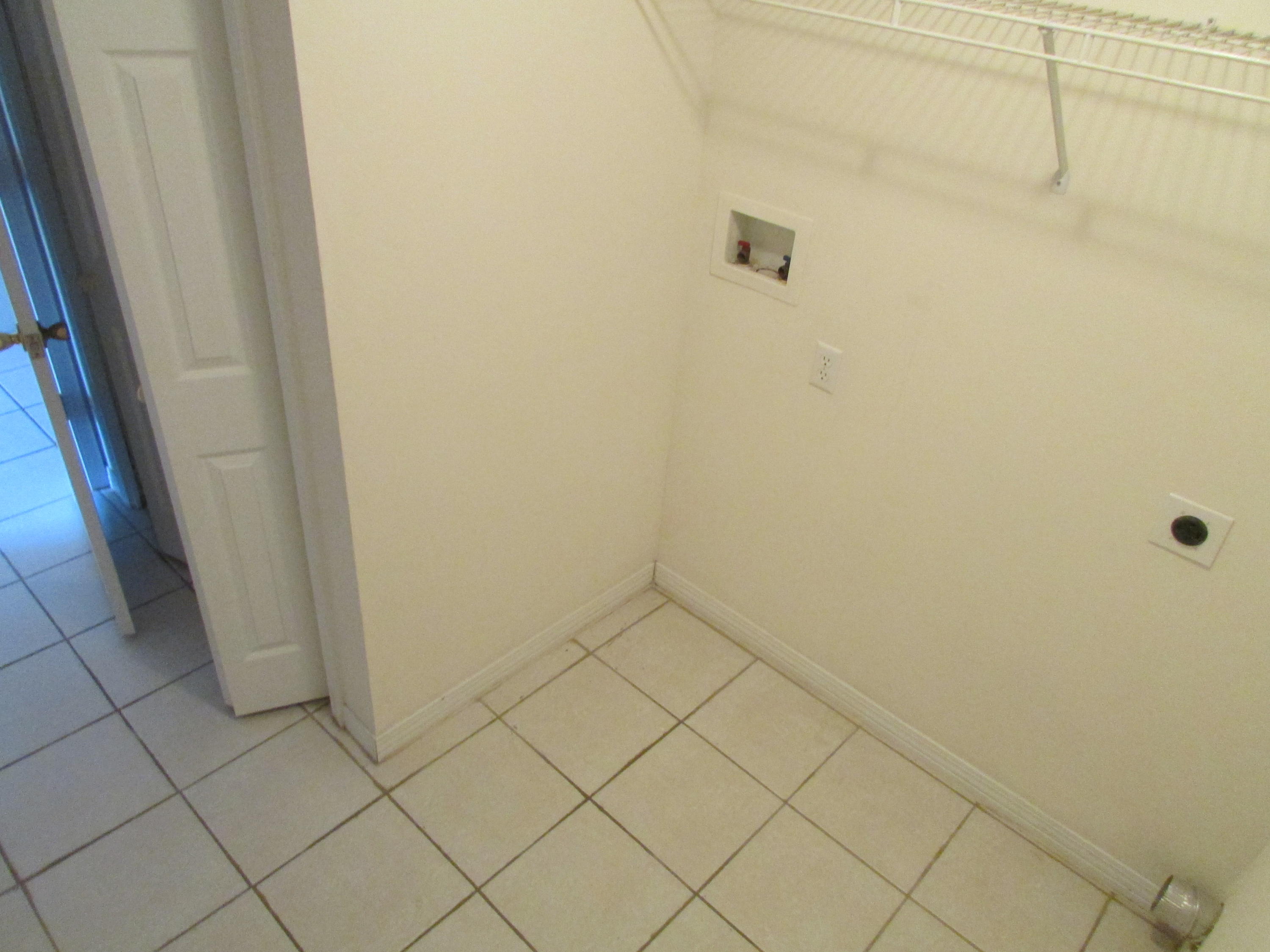 CLARKE COURT T/H - Residential Lease