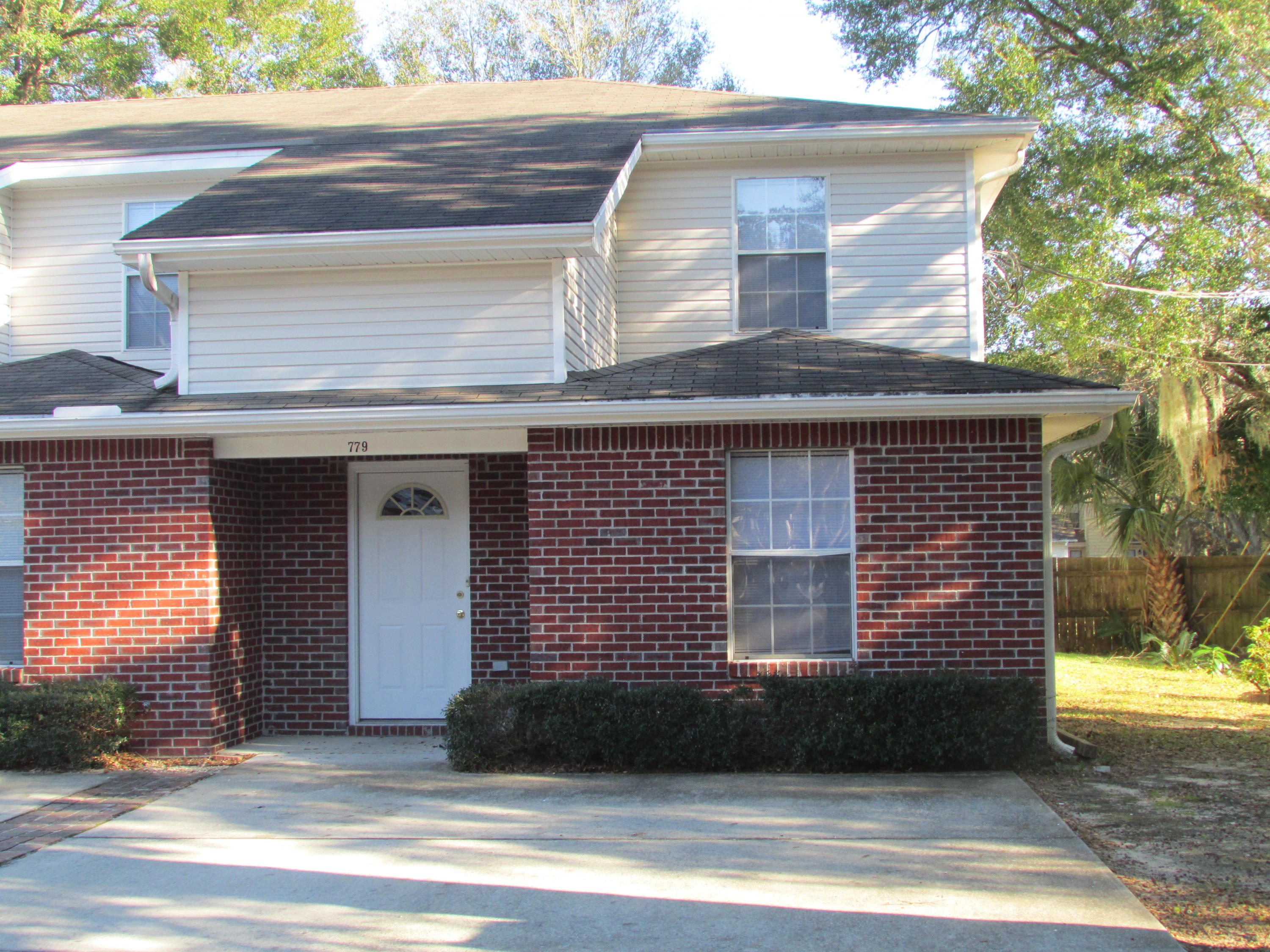VERY NICE QUIET END UNIT. LOCATED ACROSS THE STREET FROM BEAUTIFUL CINCO BAYOU,WITHIN MINUTES OF BOTH AFB'S,SCHOOLS,SHOPPING AND BEACHES.PERFECT SET-UP FOR ROOMATES,COUPLE OR SMALL FAMILY. TOWNHOME HAS TWO BEDROOMS UPSTAIRS EACH WITH NEW CARPET AND CERAMIC TILE IN BATHROOMS. MASTER BEDROOM HAS LARGE WALK-IN CLOSET.BOTTOM FLOOR HAS NEW CERAMIC TILE LIVING AREA AND SMALLER BEDROOM/OFFICE. ALSO LARGE UTILITY ROOM WITH WASHER DRYER HOOK-UP,PANTRY AND STORAGE UNDER STAIRS. UNIT HAS DOUBLE PANE WINDOWS AND HIGH ENERGY EFFICIENCY RATING FROM GULF POWER. OWNER IS a FL. LICENSED R.E. BROKER. NO PETS AND $30 APPLICATION FEE PER ADULT. ASK ABOUT MILITARY DISCOUNT.