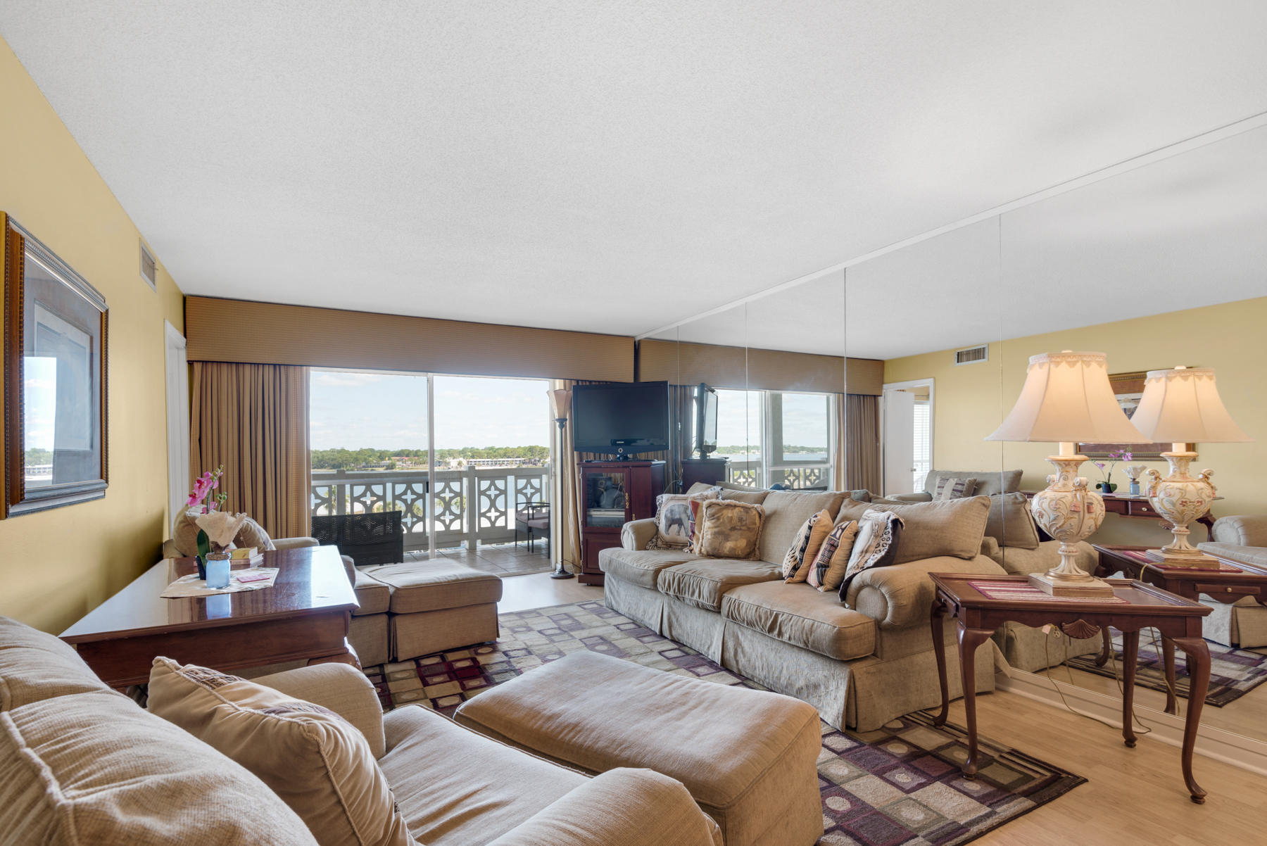 EL MATADOR CONDO - Residential