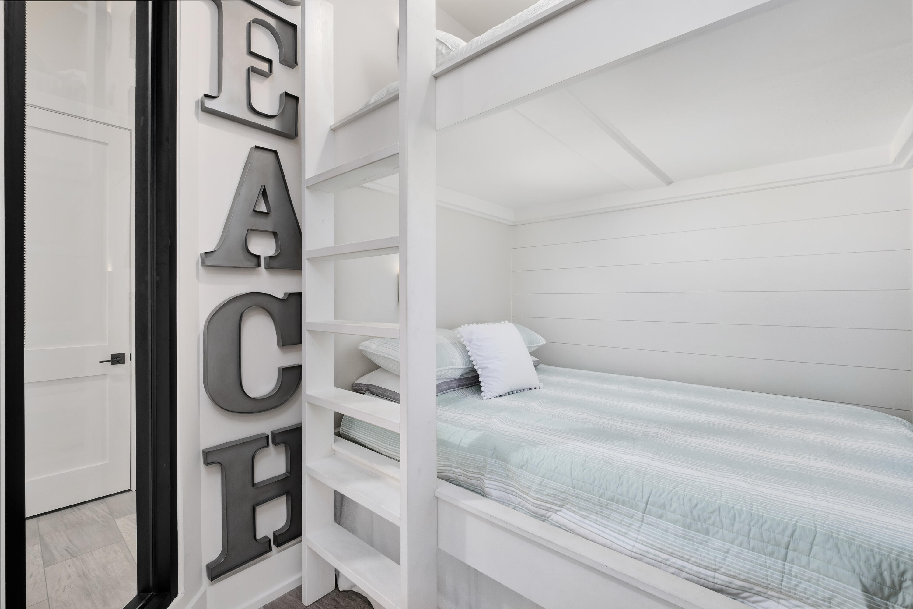 DESTIN YACHT CLUB - Residential