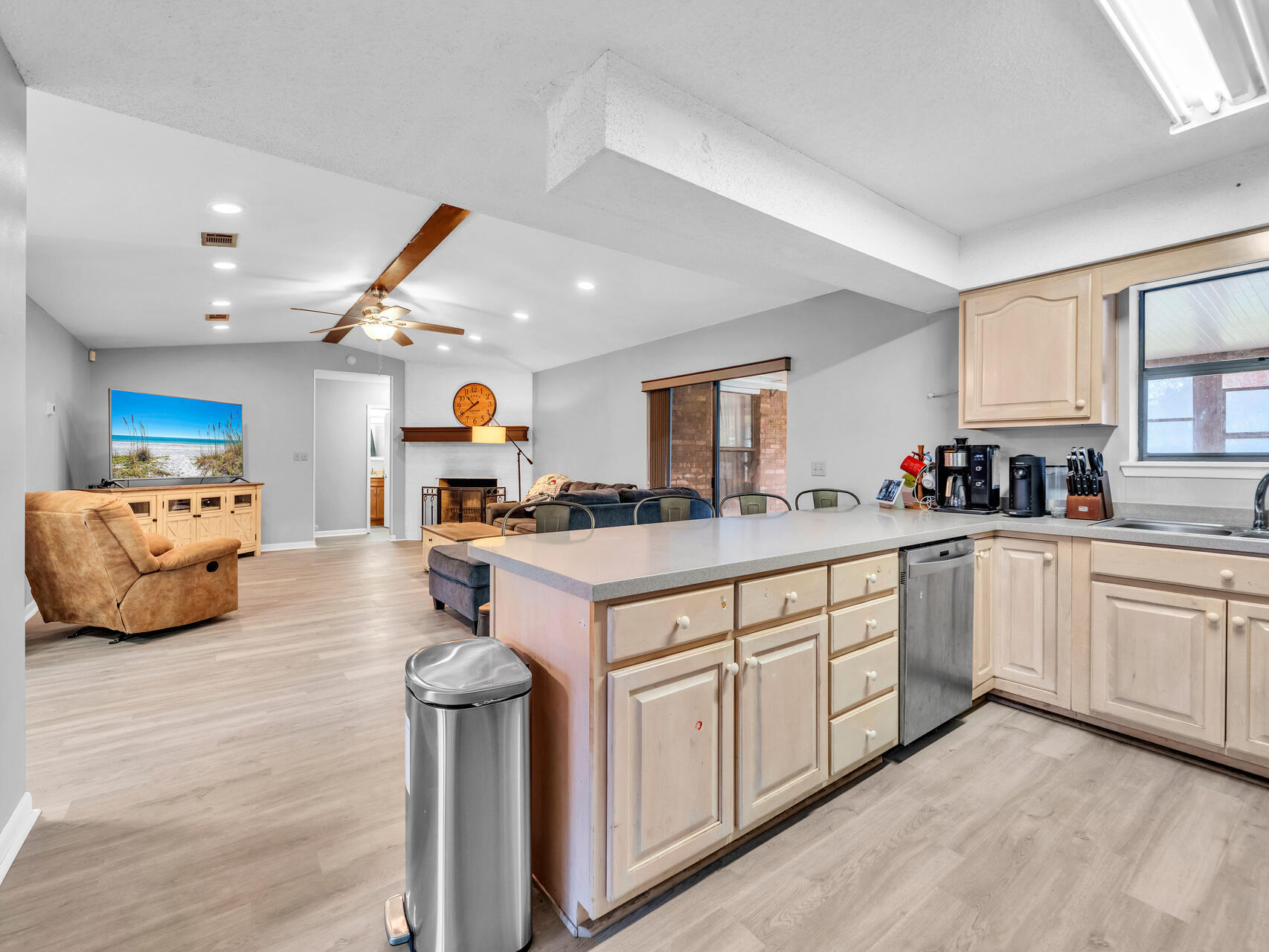 MARY ESTHER MANOR LOT 24 & N1.83 FT LOT 25 - Residential
