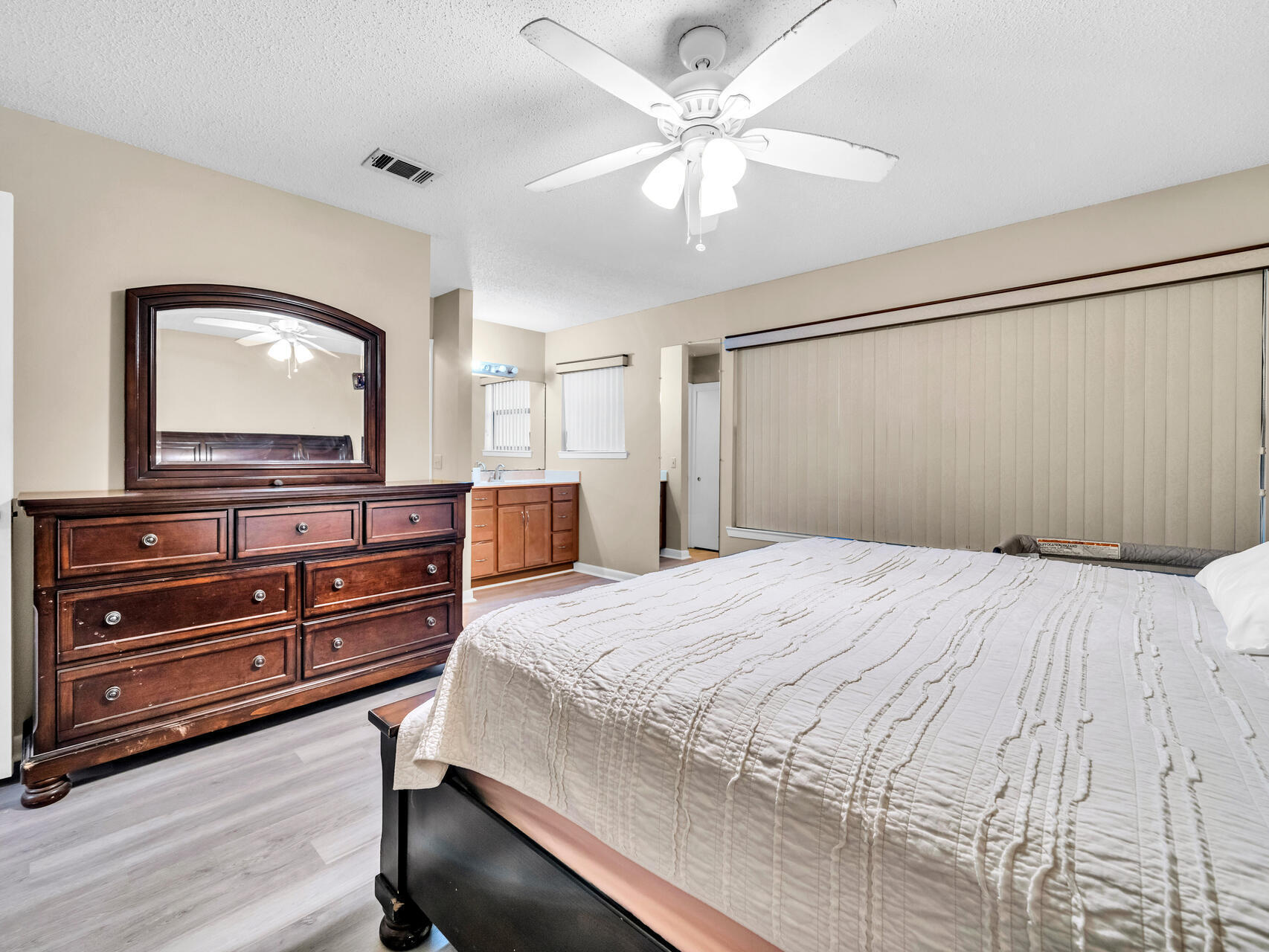 MARY ESTHER MANOR LOT 24 & N1.83 FT LOT 25 - Residential