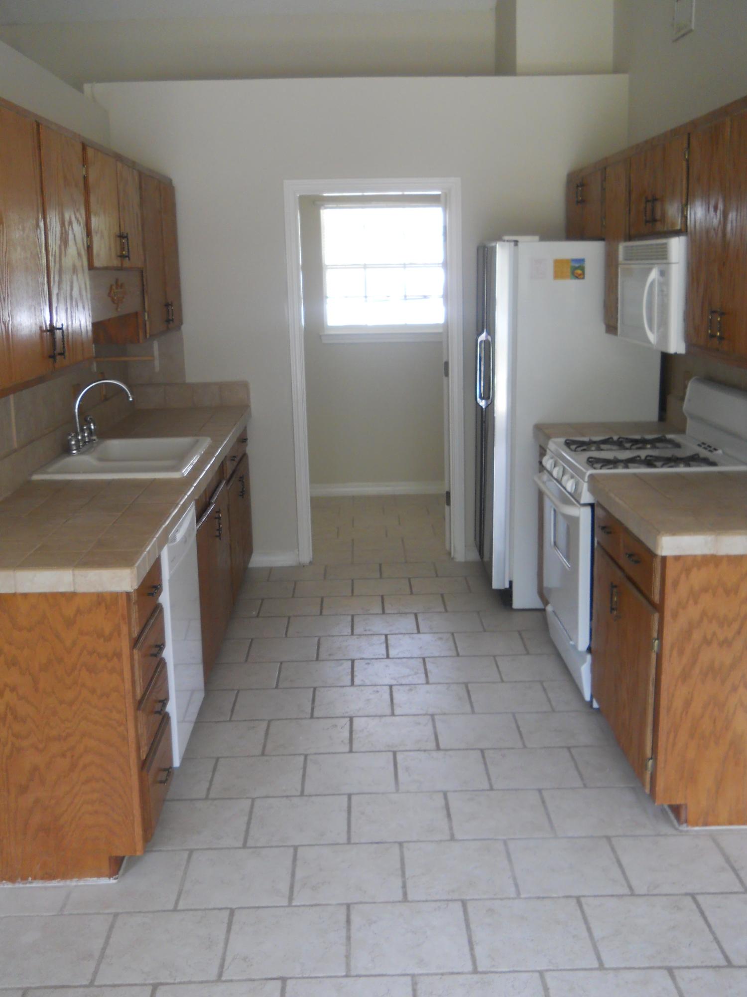NAVARRE 1ST ADDN LOT 5 BLK 6 - Residential Lease