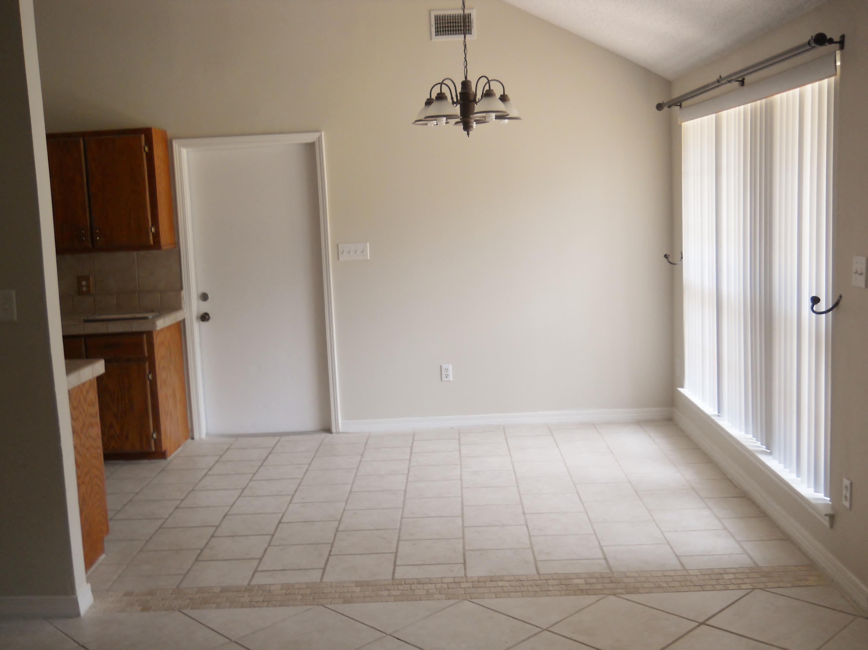 NAVARRE 1ST ADDN LOT 5 BLK 6 - Residential Lease